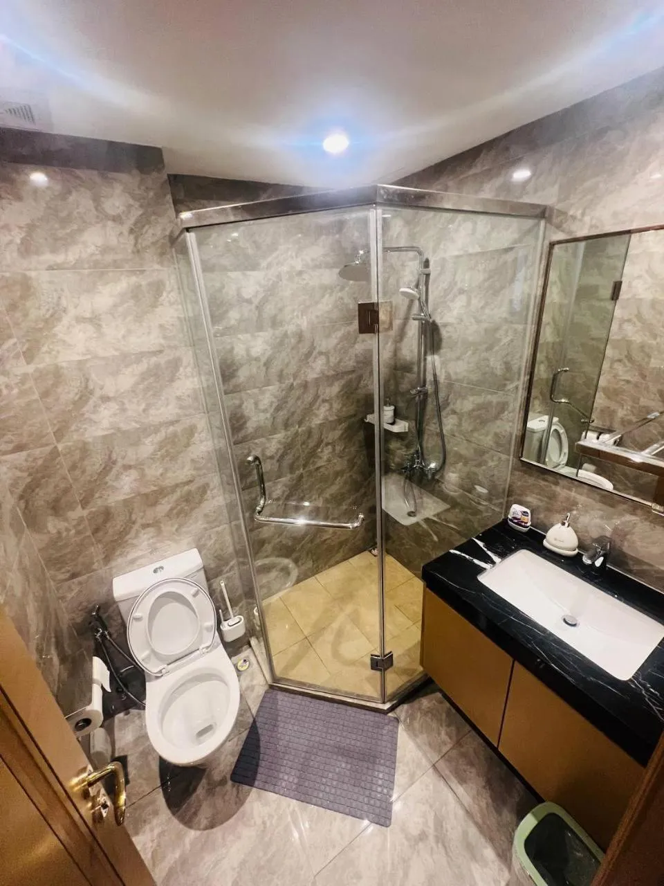 R&F PRINCESS COVE by ANJU