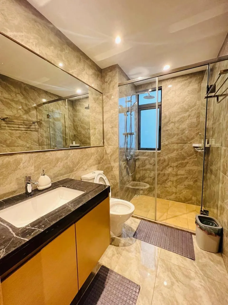 R&F PRINCESS COVE by ANJU