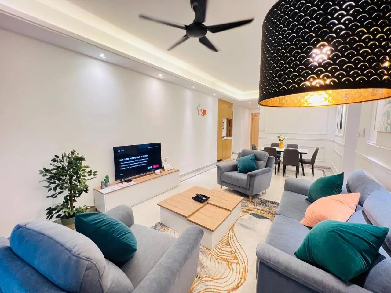 R&F PRINCESS COVE by ANJU