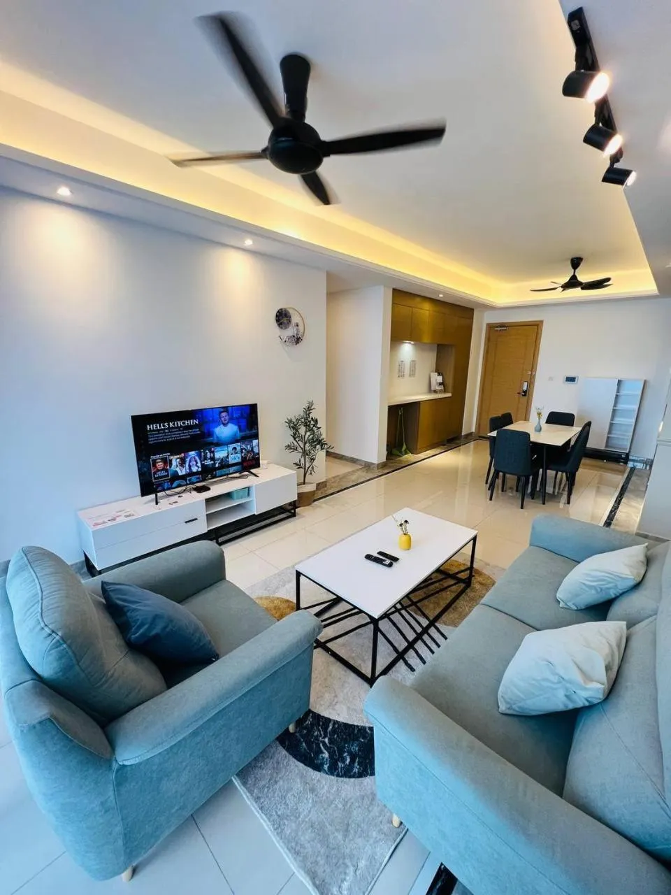 R&F PRINCESS COVE by ANJU