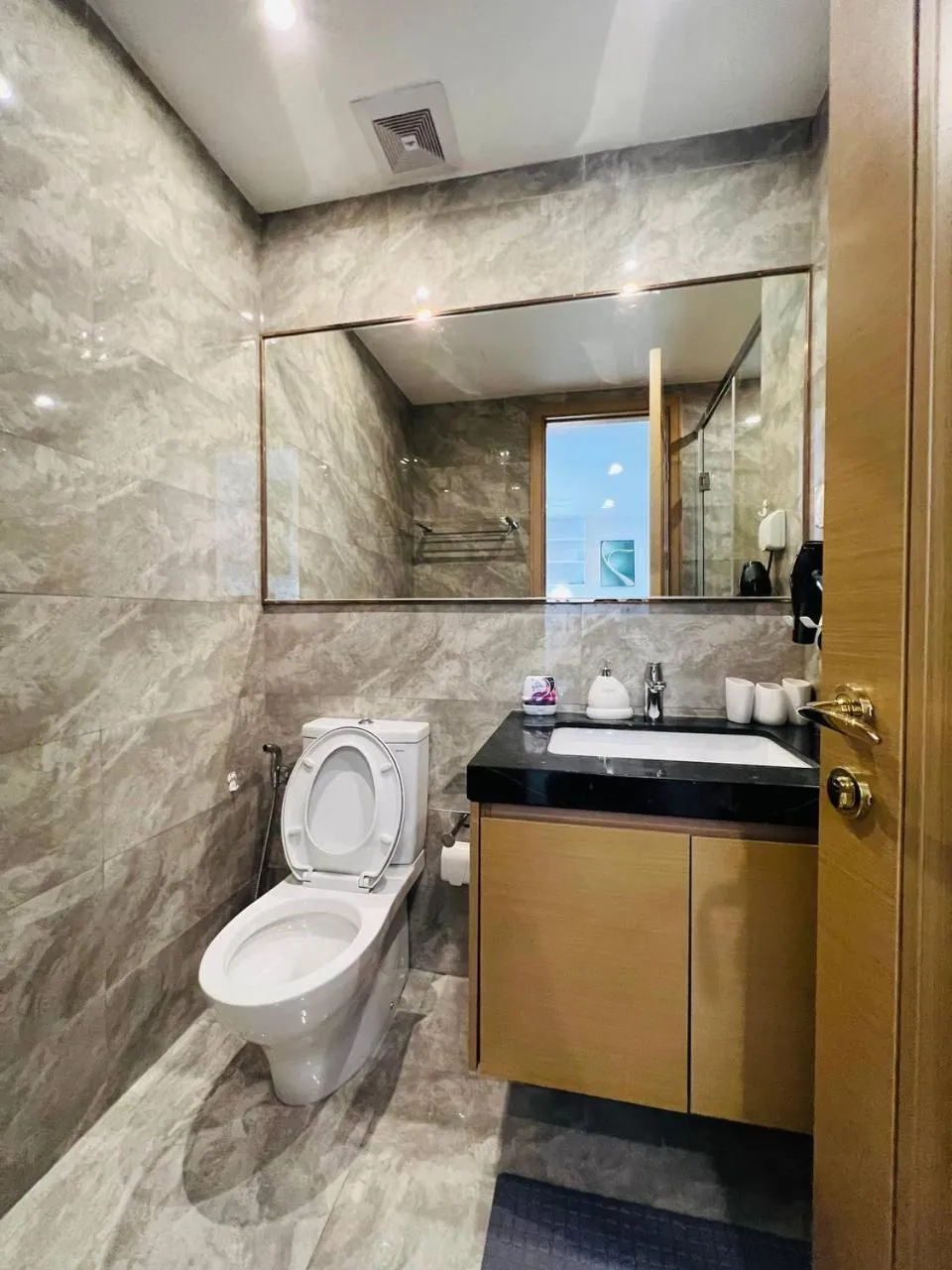 R&F PRINCESS COVE by ANJU