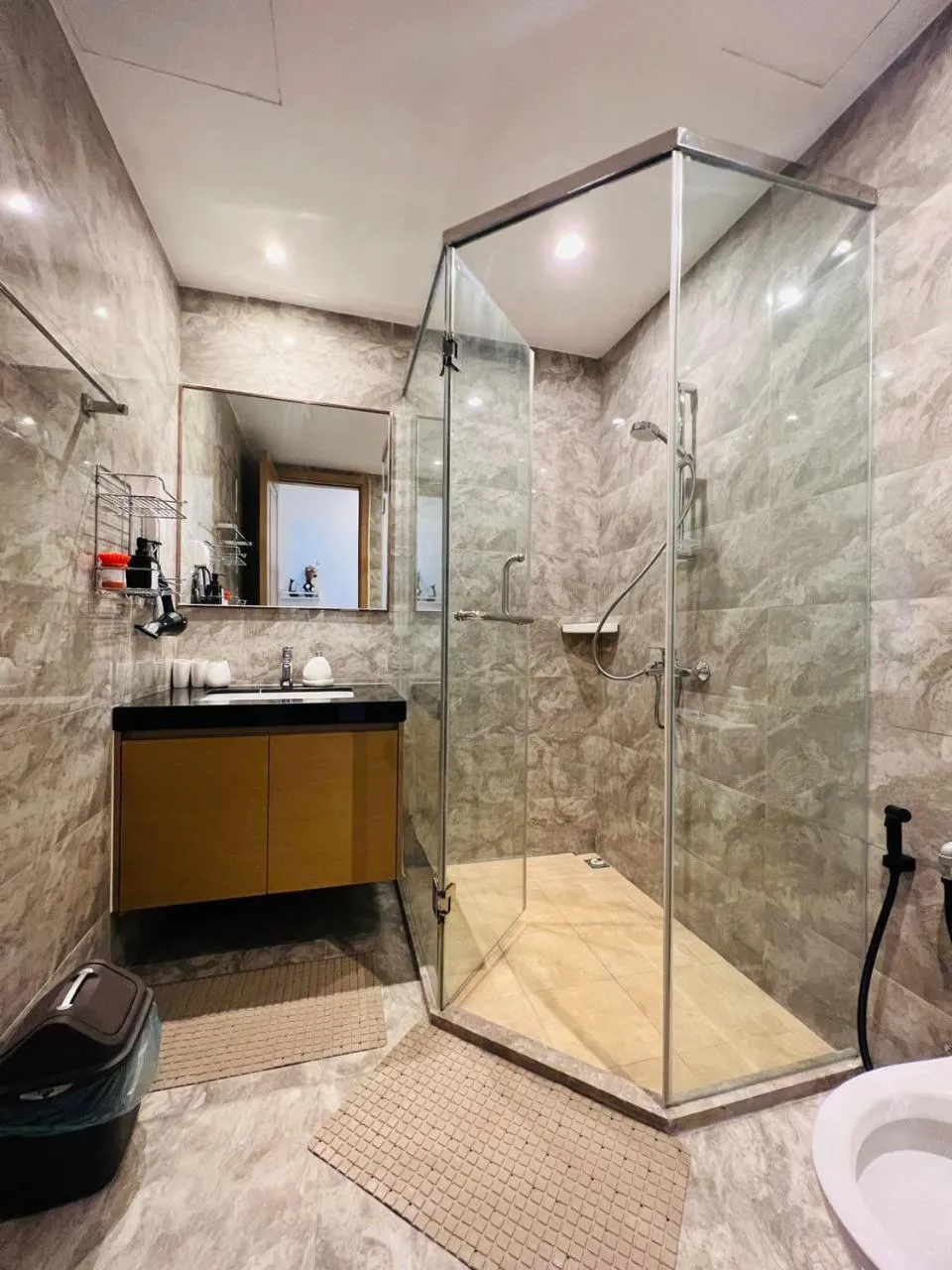 R&F PRINCESS COVE by ANJU