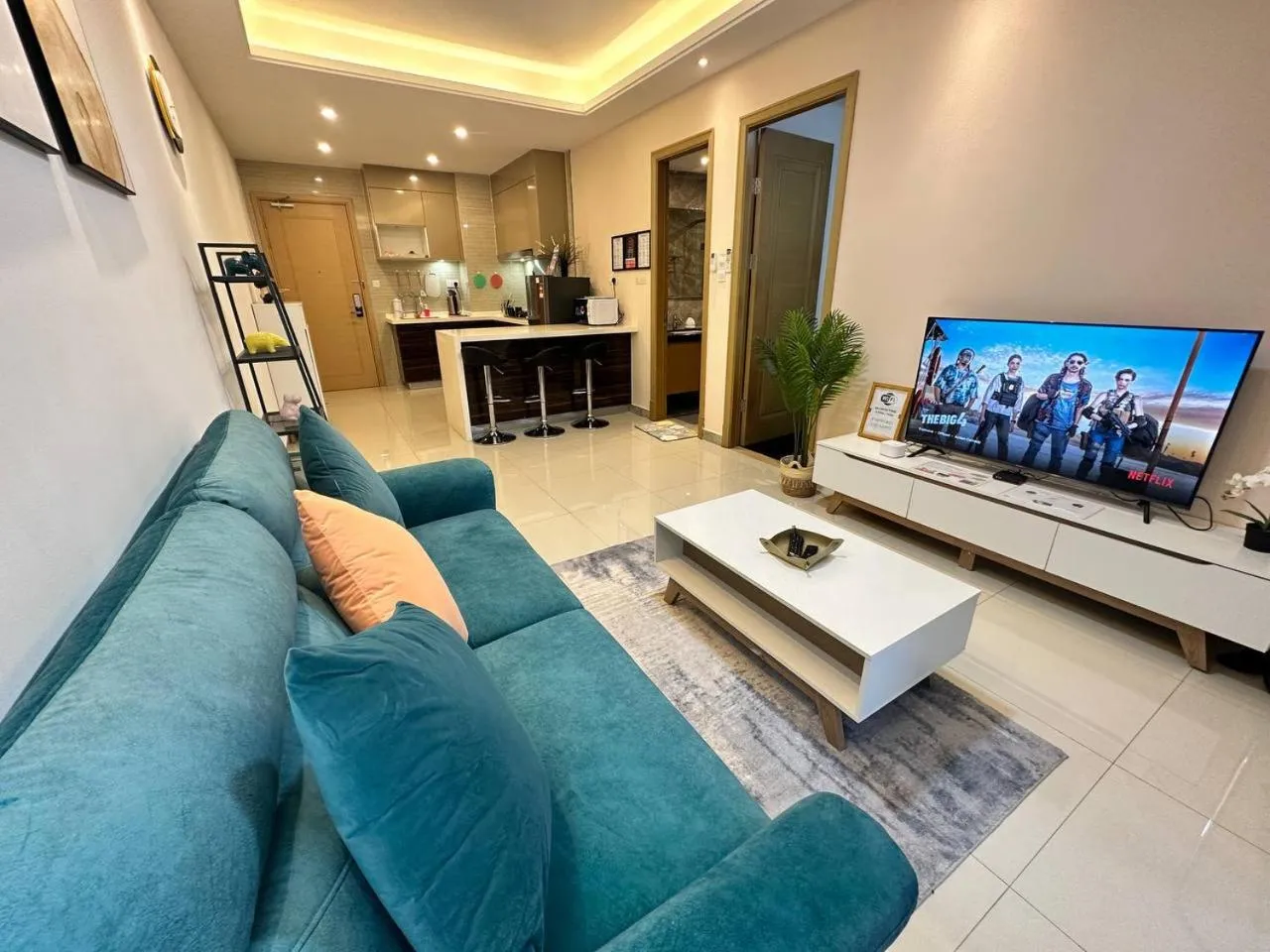 R&F PRINCESS COVE by ANJU