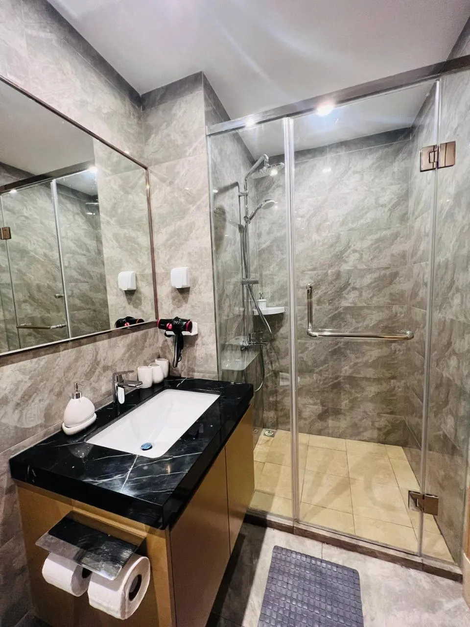 R&F PRINCESS COVE by ANJU