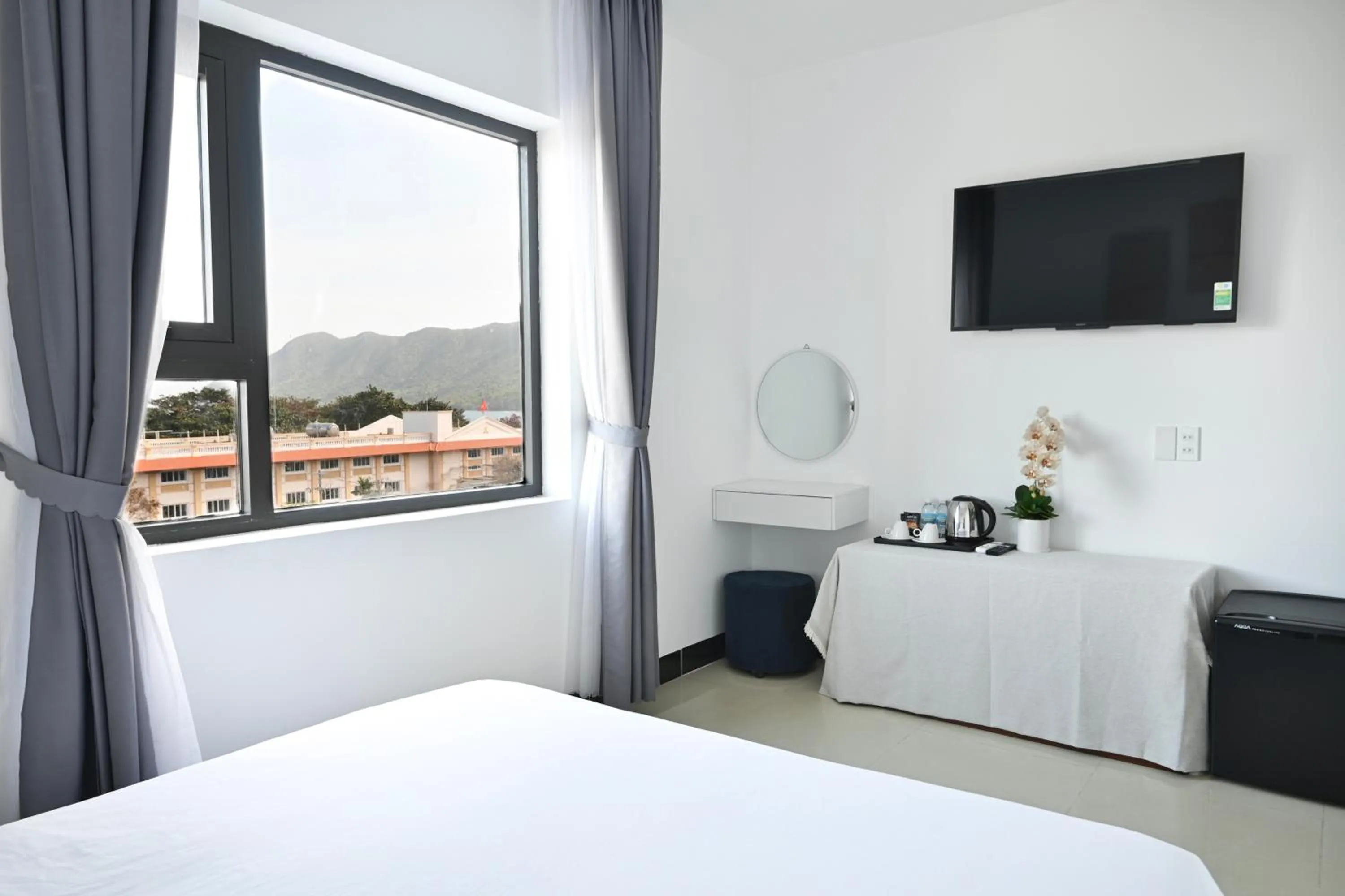 View (from property/room), Bed in Horizon Côn Đảo Hotel