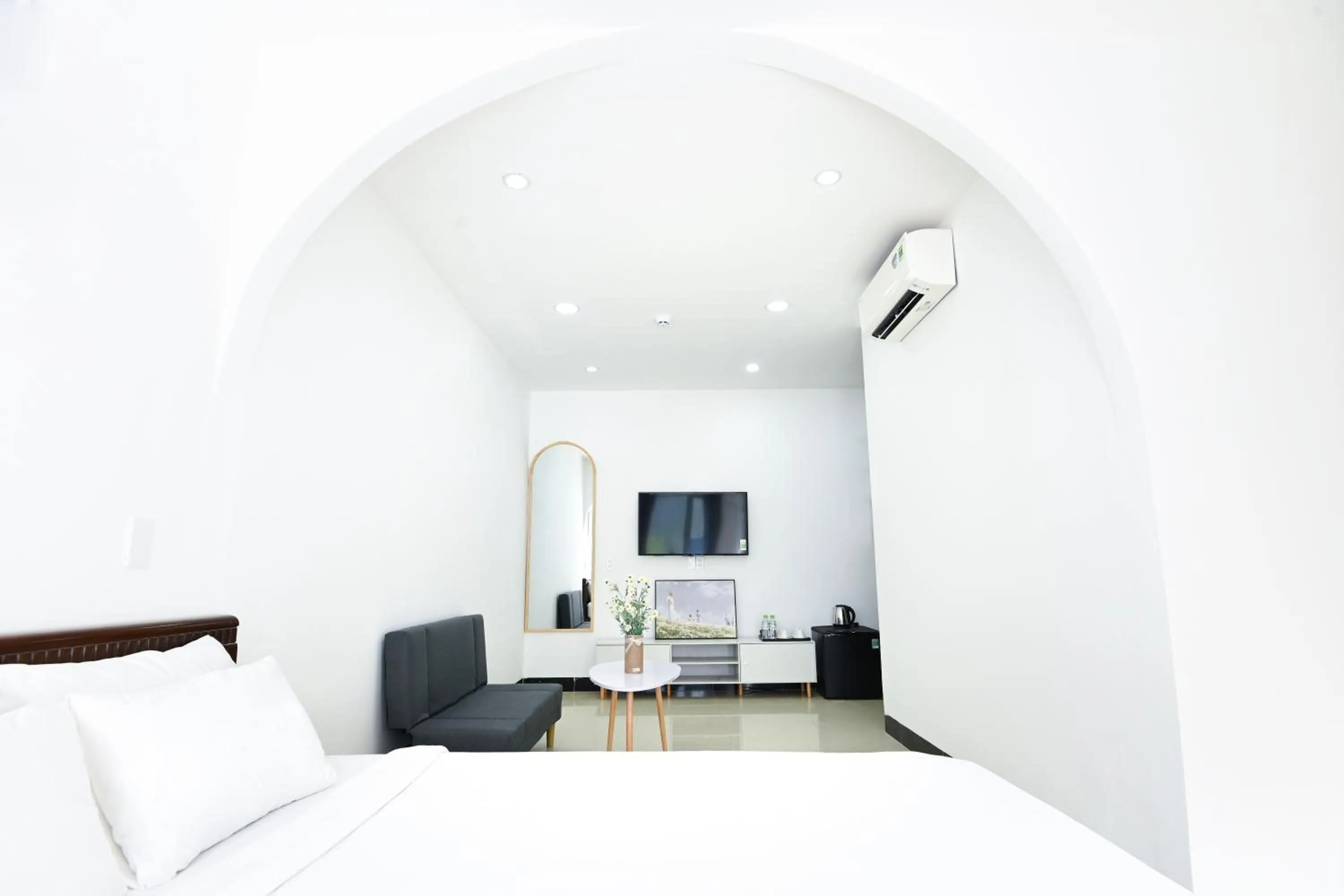 Living room, Bed in Horizon Côn Đảo Hotel