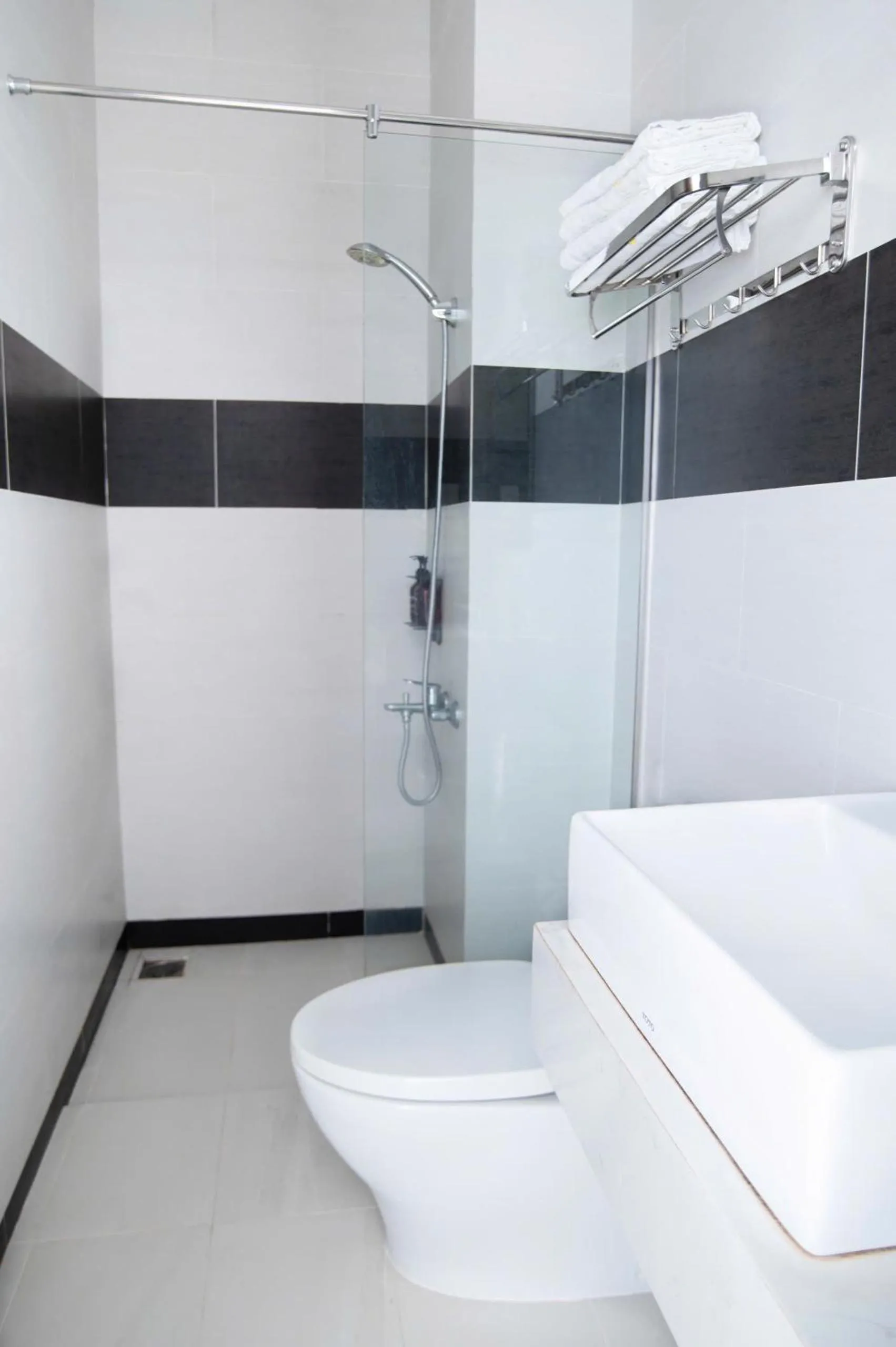 Shower in Horizon Côn Đảo Hotel