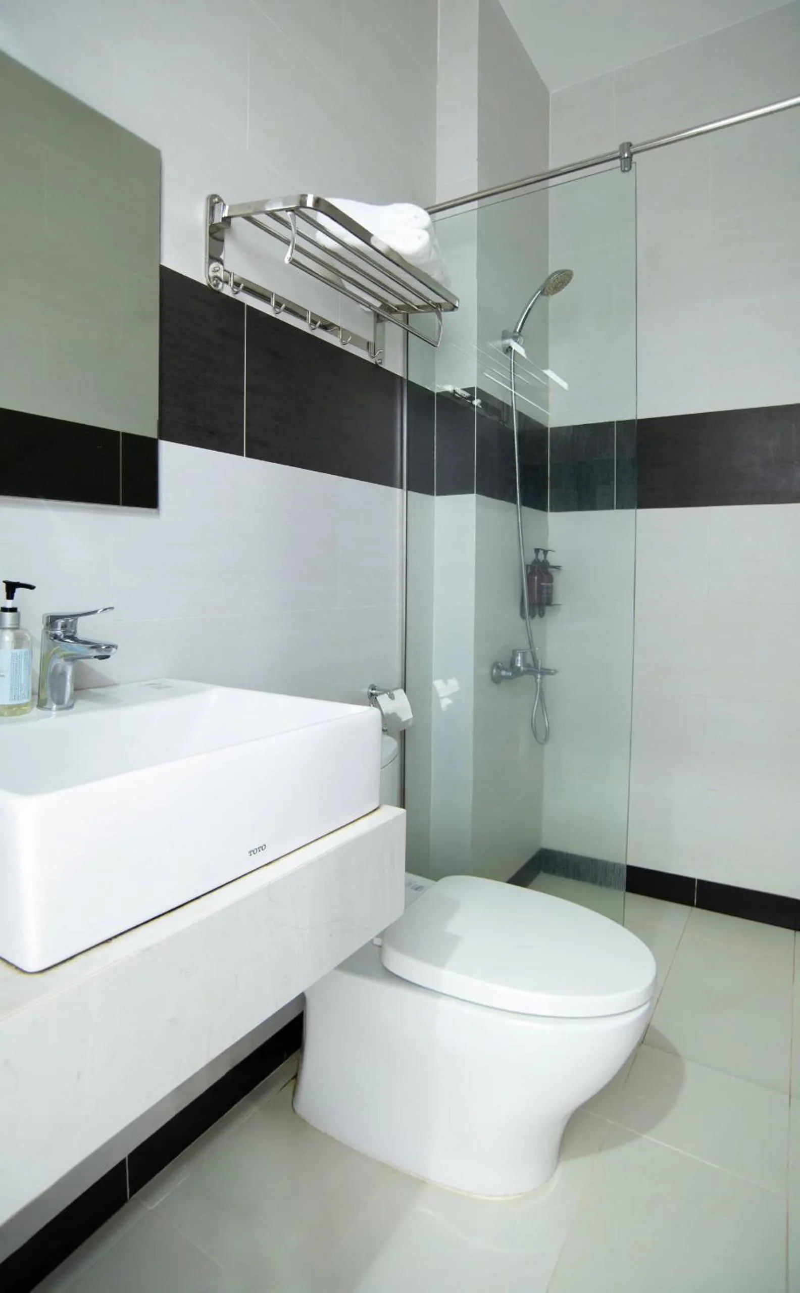 Shower in Horizon Côn Đảo Hotel