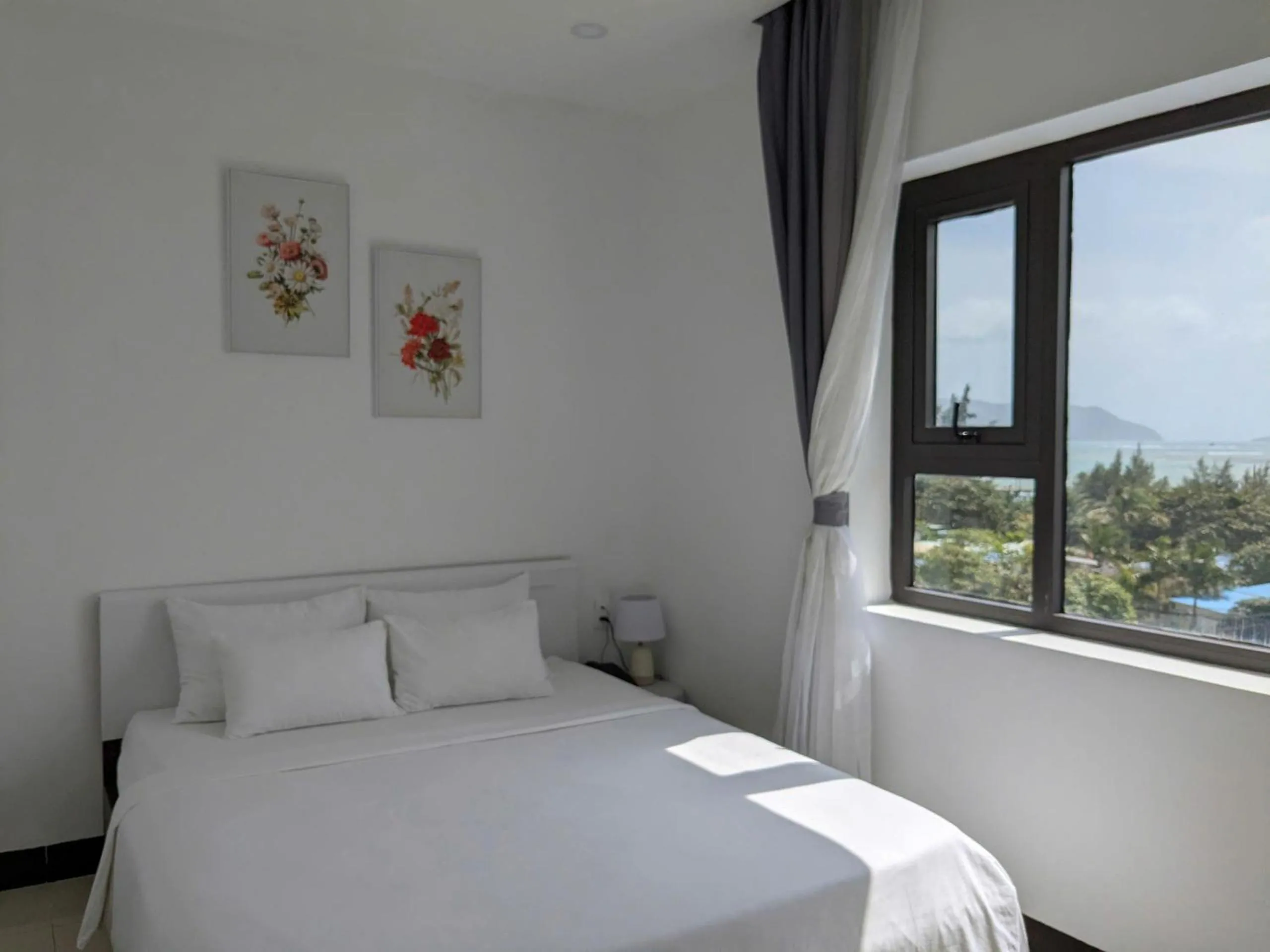 View (from property/room), Bed in Horizon Côn Đảo Hotel