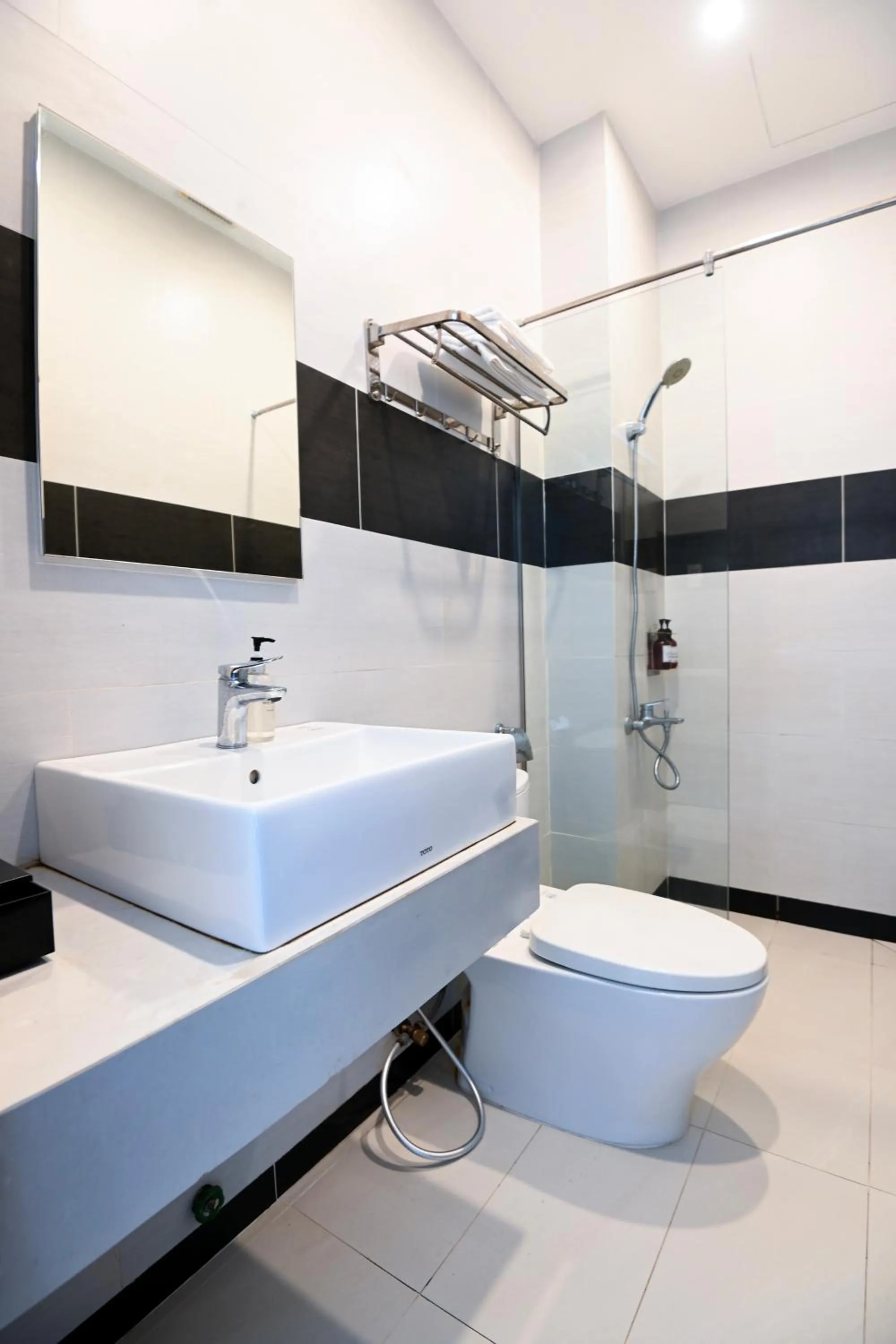Shower in Horizon Côn Đảo Hotel