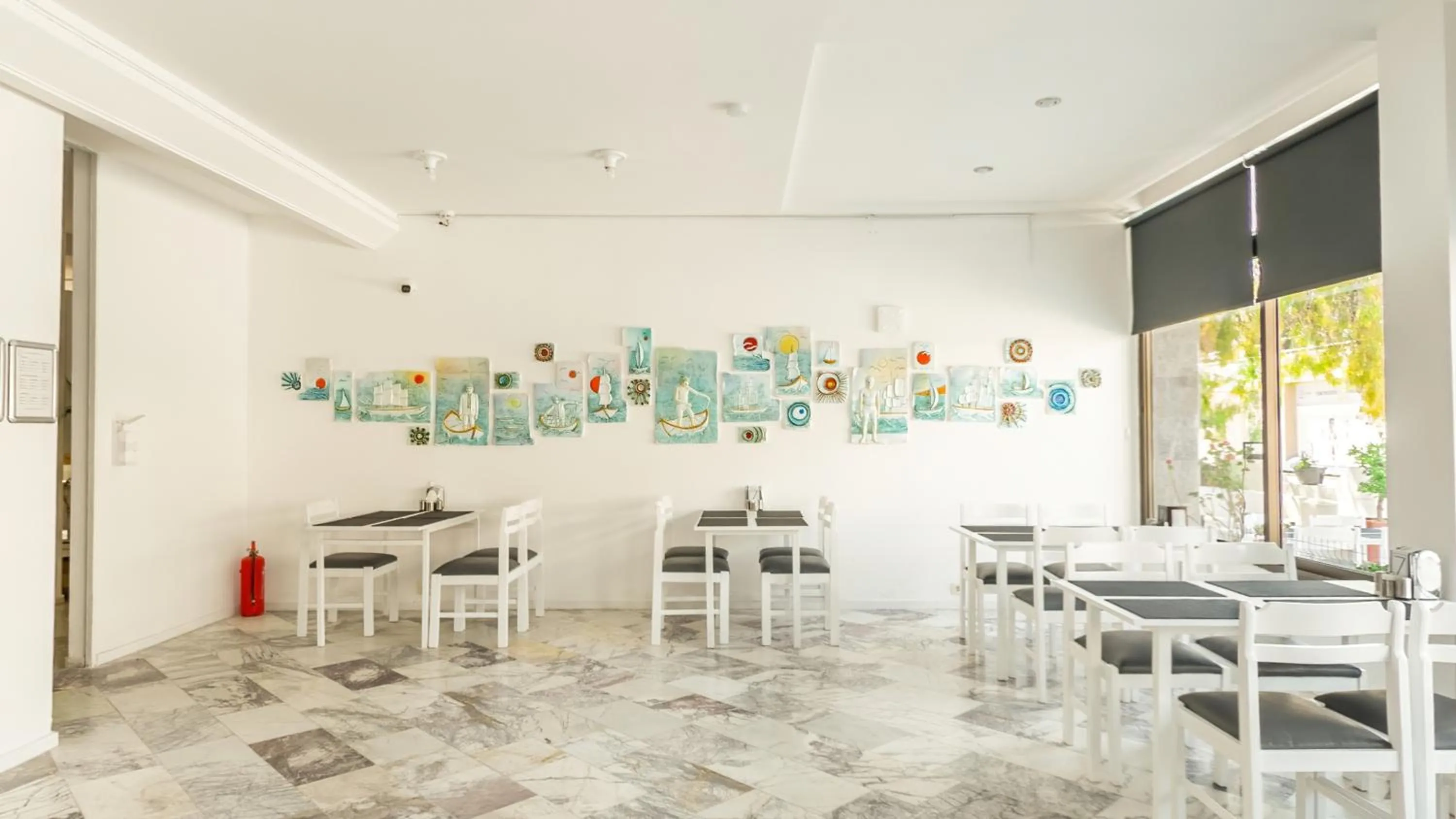 Restaurant/places to eat in Z OTEL