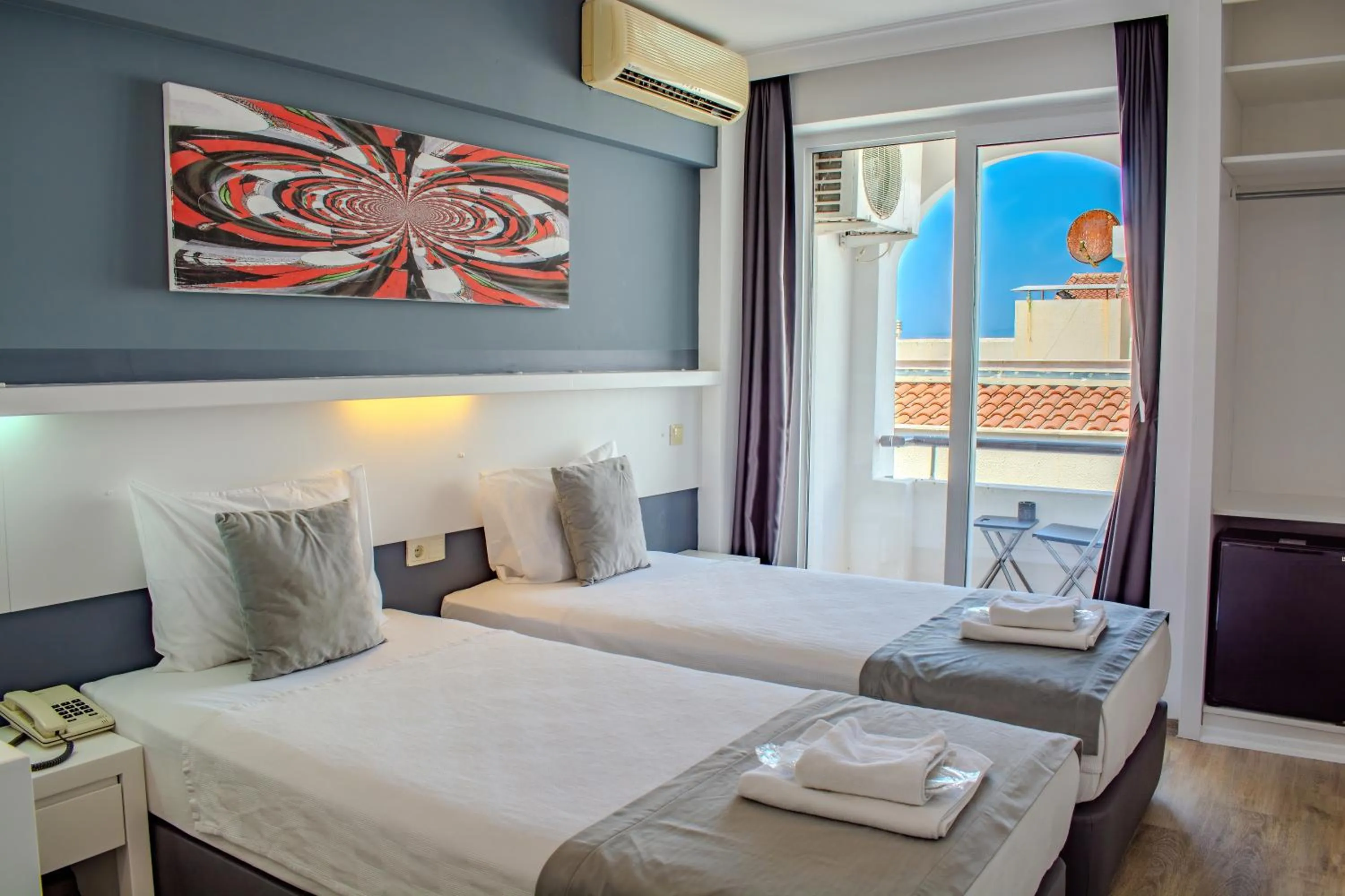 Photo of the whole room in Z OTEL