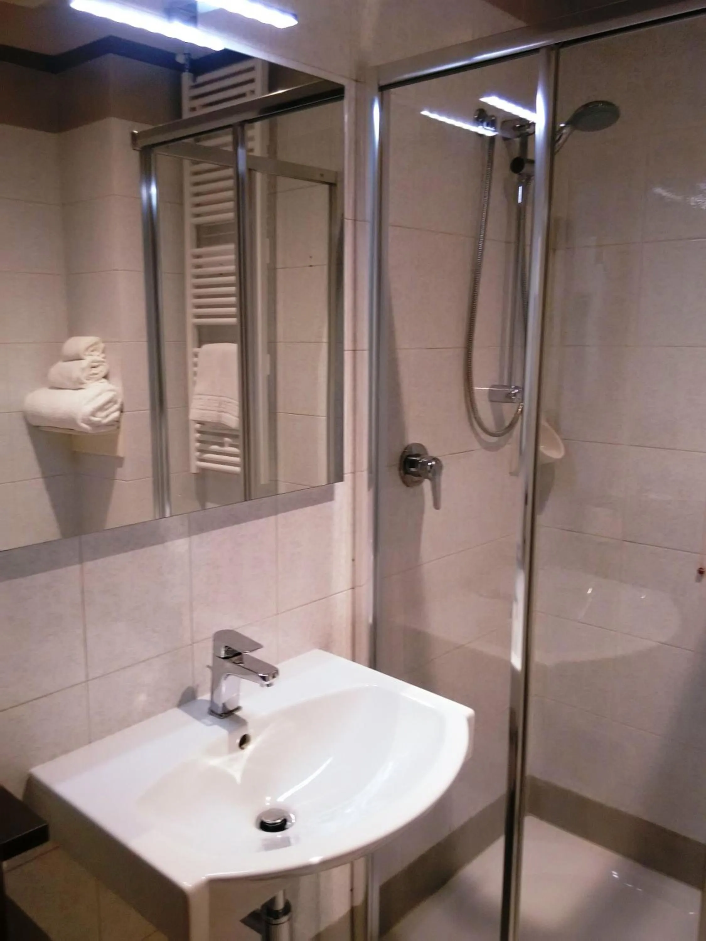 Bathroom in Hotel Villa Nabila