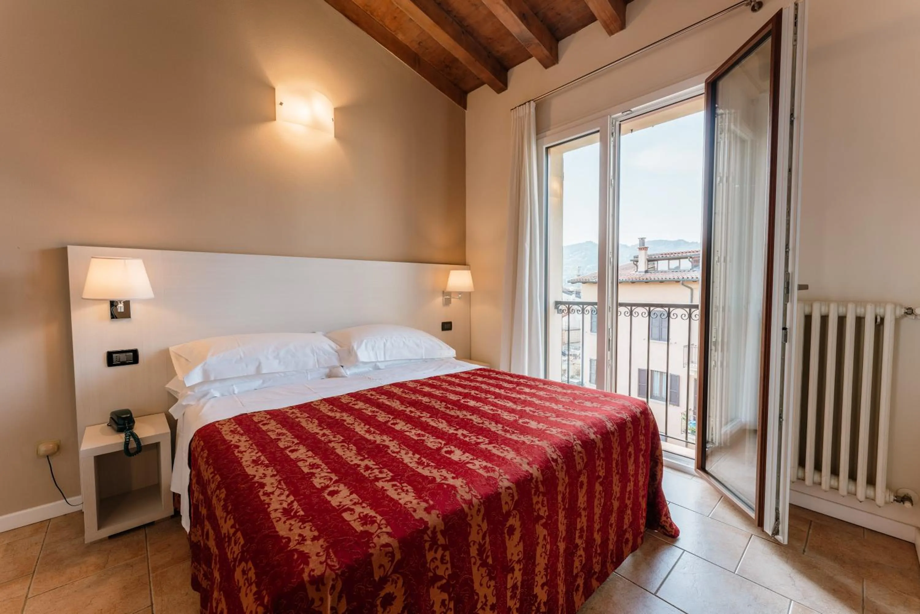 Bed in Hotel Eden Salò