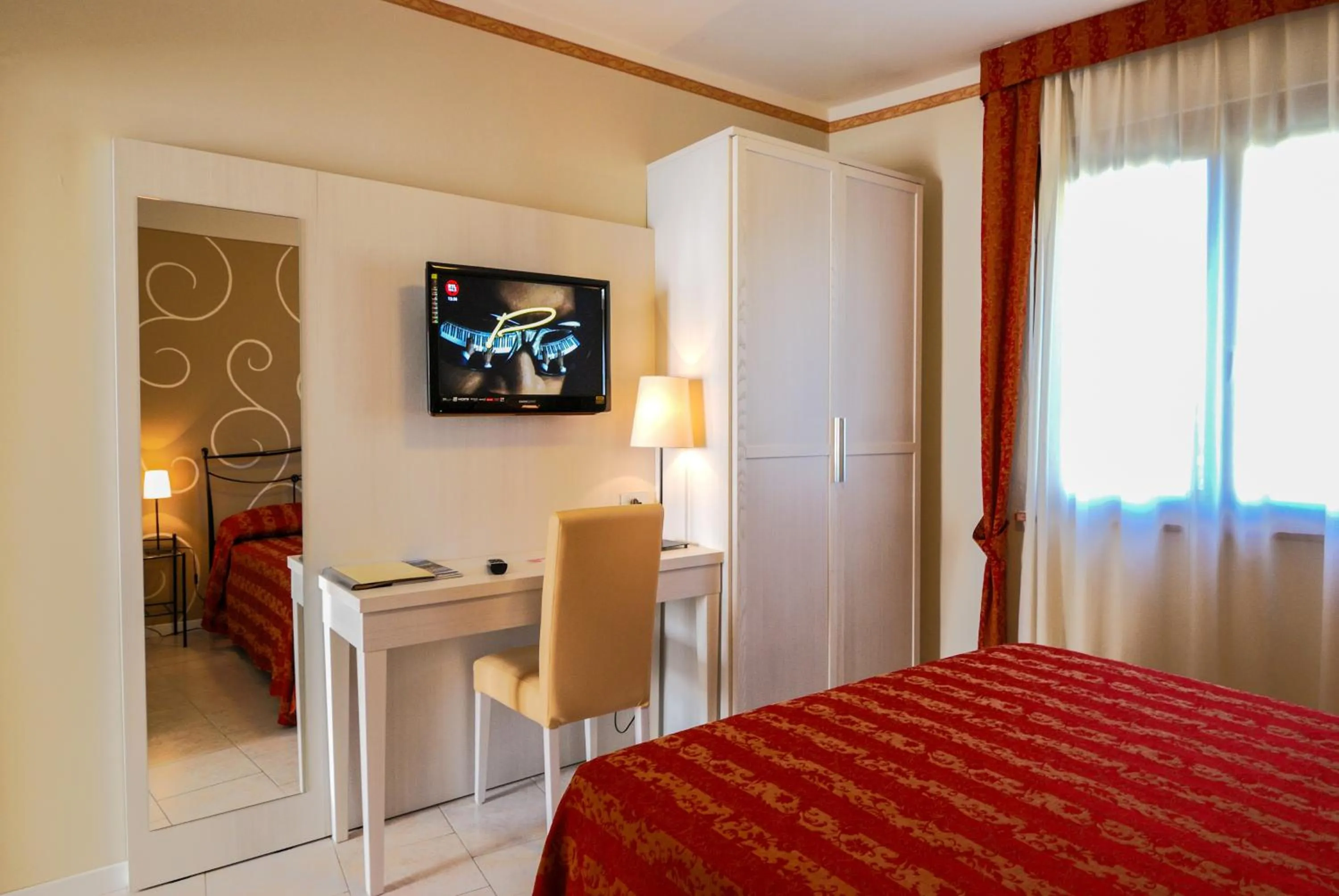 Bedroom, Bed in Hotel Eden Salò