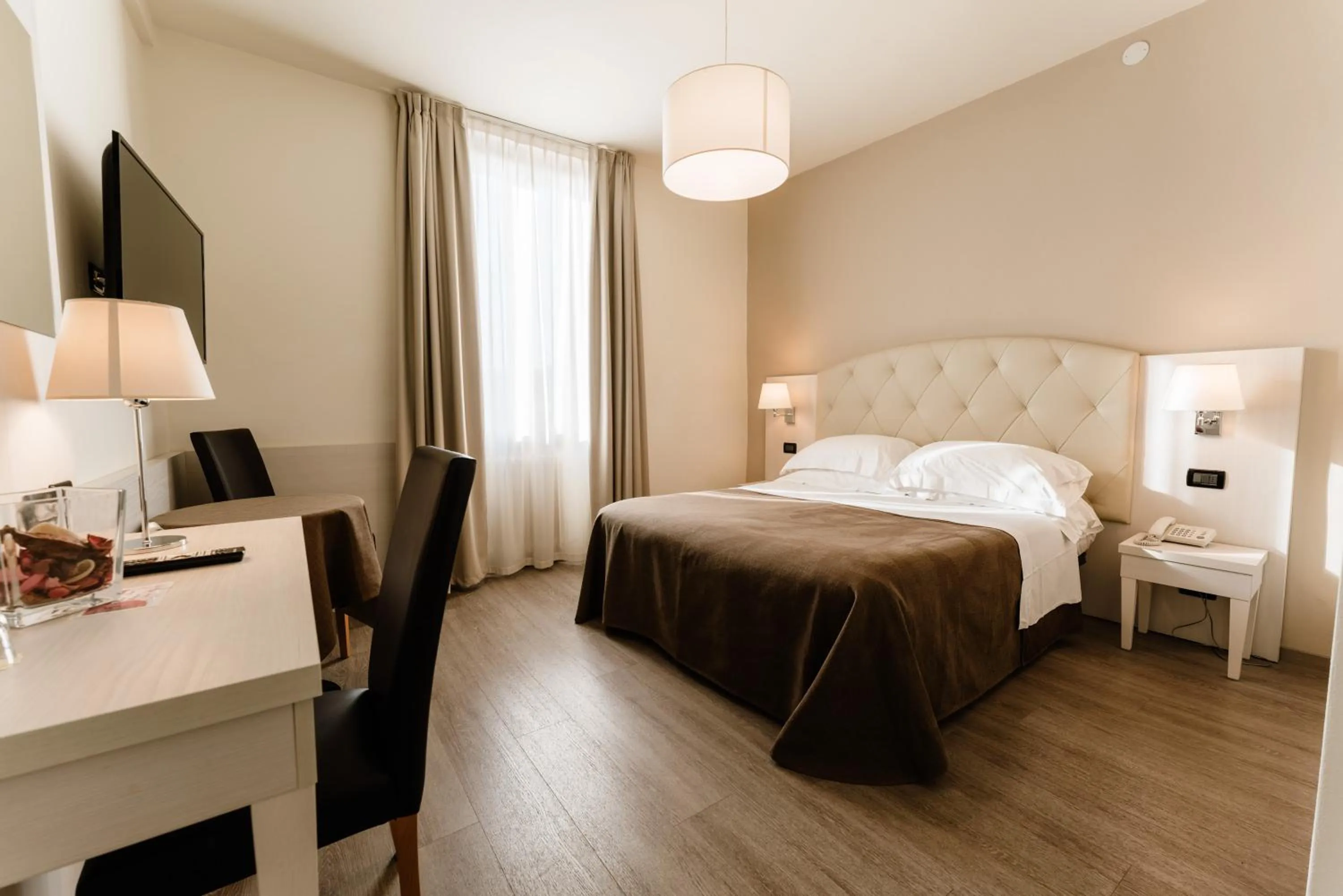 Bedroom, Bed in Hotel Eden Salò