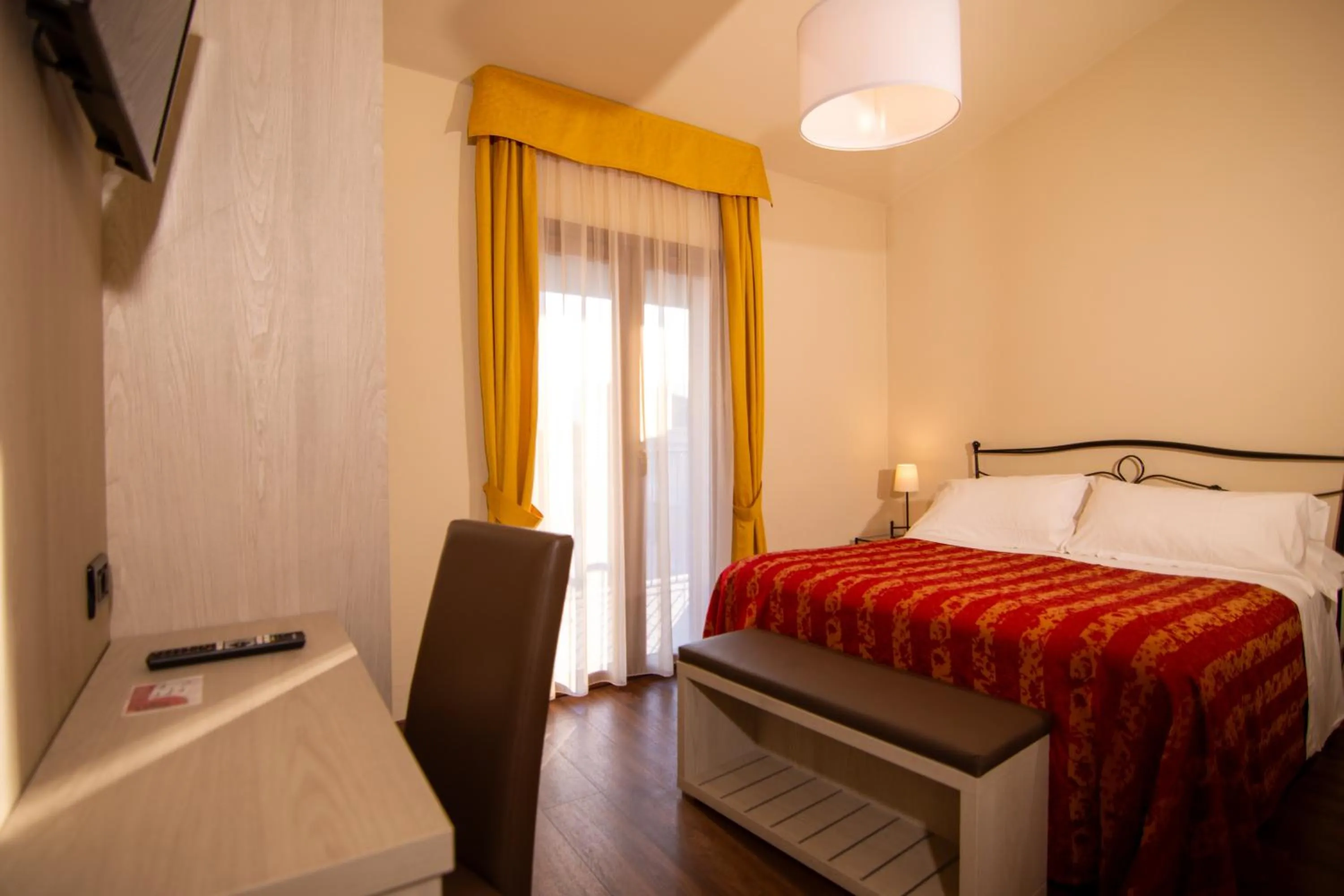 Bedroom, Bed in Hotel Eden Salò