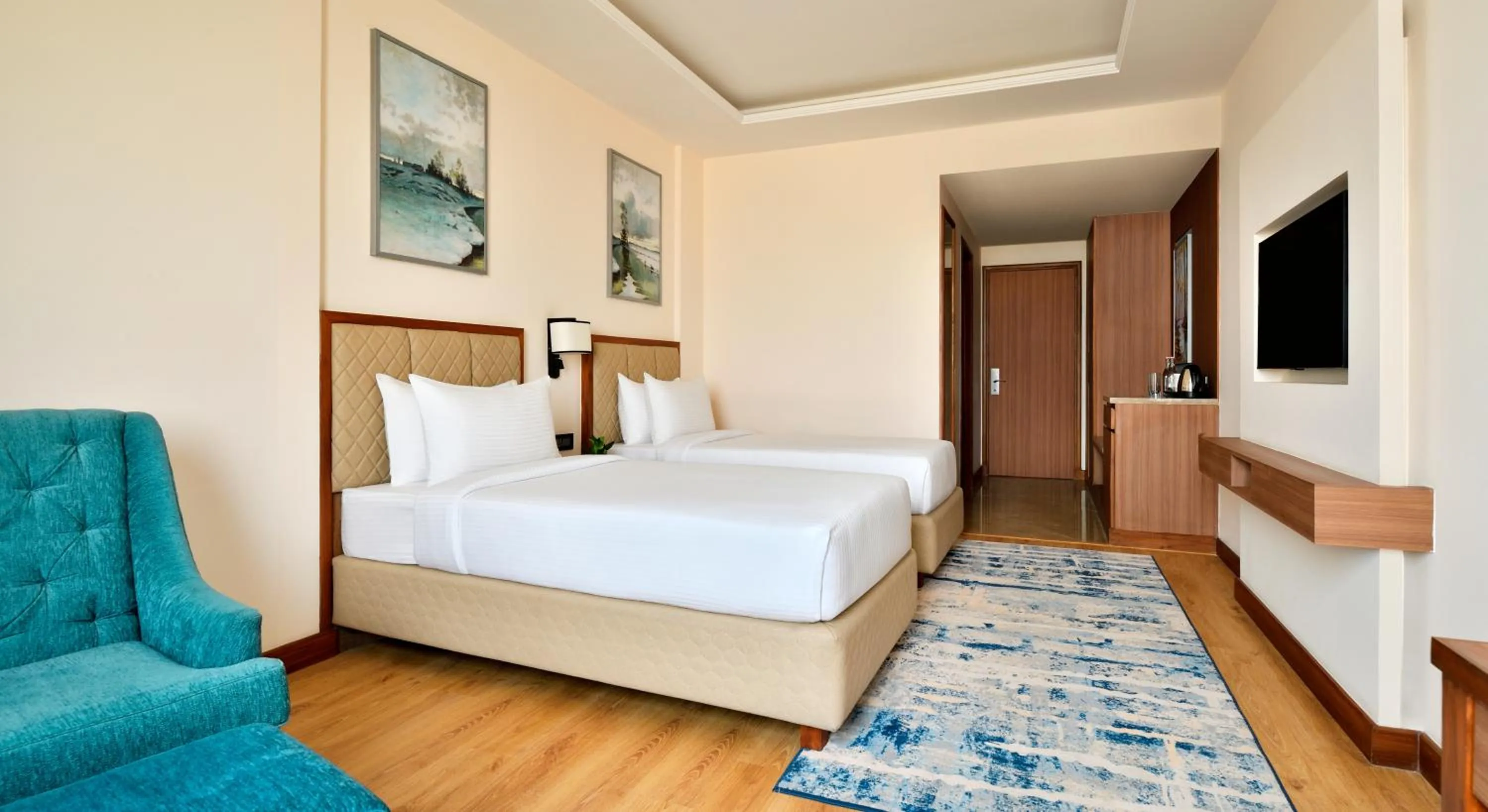 Bed in Golden Tulip Jalandhar