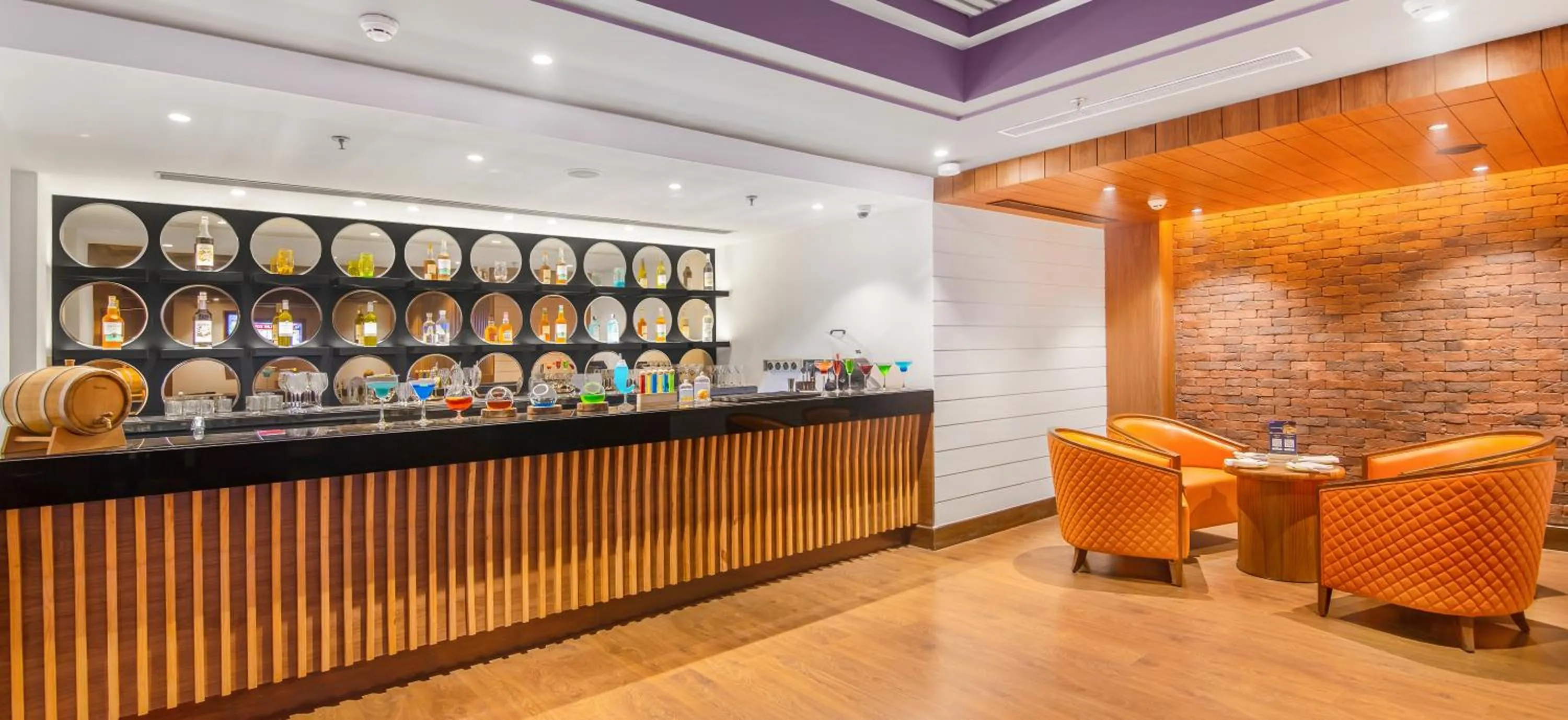 Lounge or bar in Golden Tulip Jalandhar