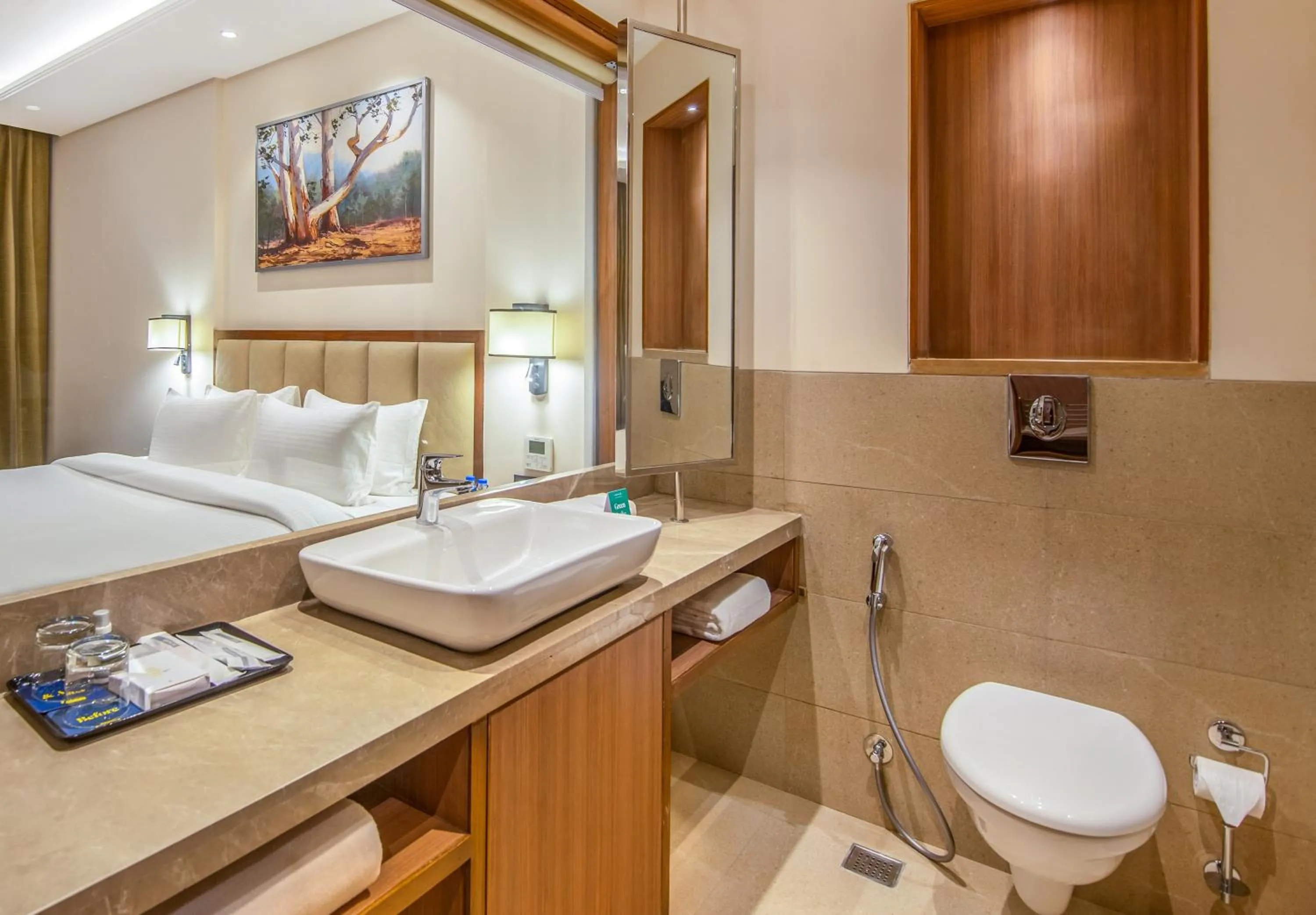 Bathroom, Bed in Golden Tulip Jalandhar