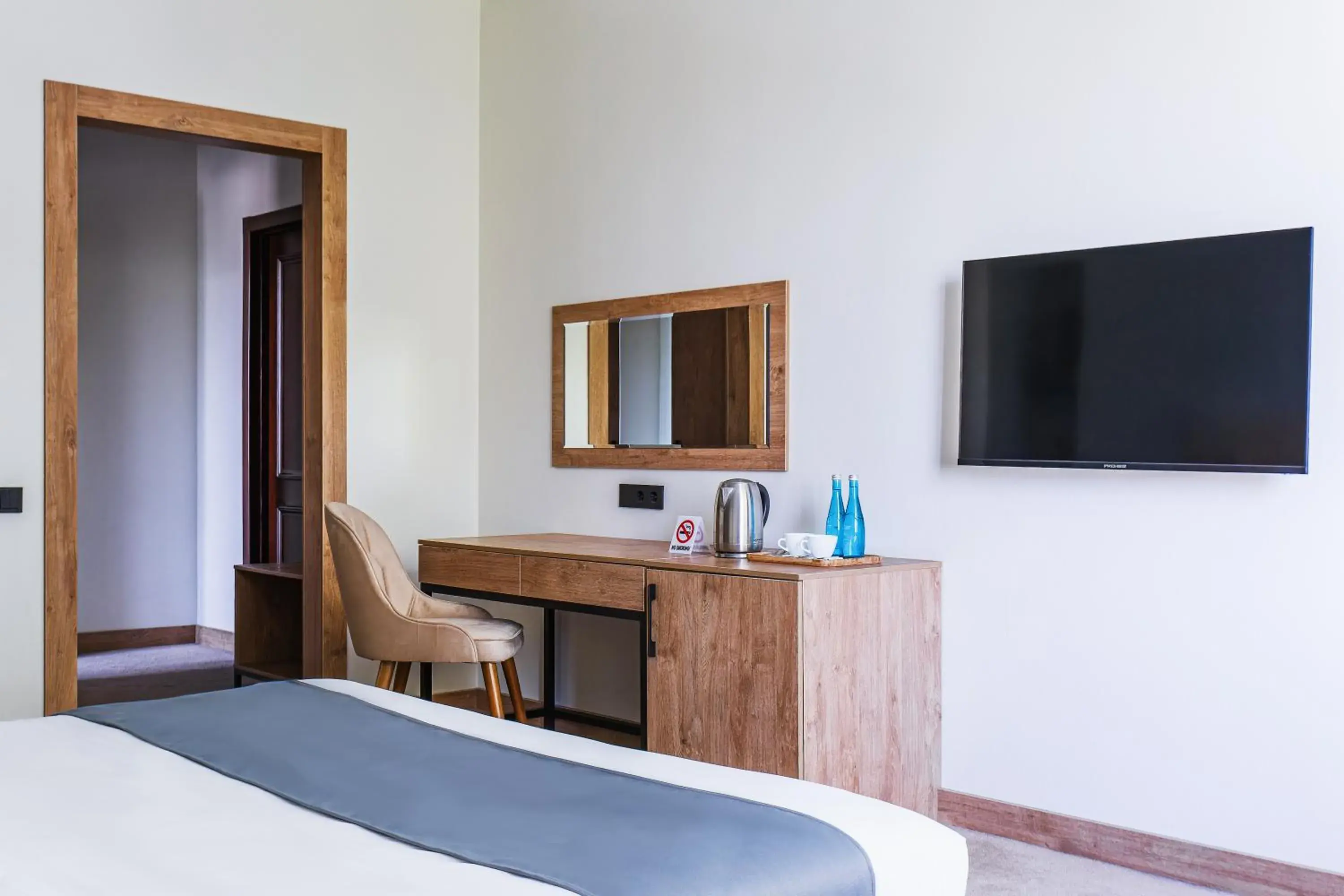 Superior King Room - single occupancy in Grand Nur Hotel Superior King Room - single occupancy in Grand Nur Hotel
