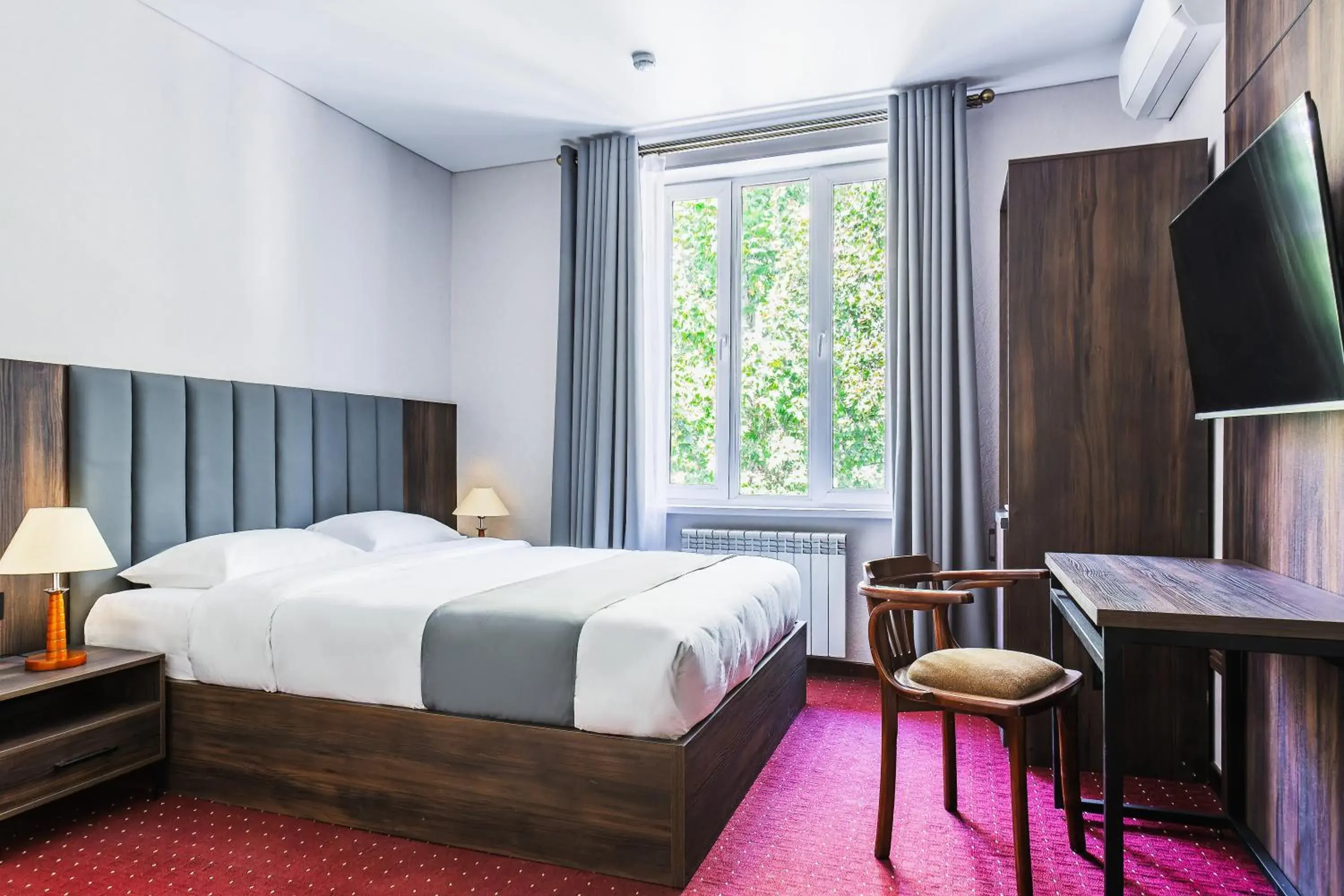 Standard King Room - single occupancy in Grand Nur Hotel Standard King Room - single occupancy in Grand Nur Hotel