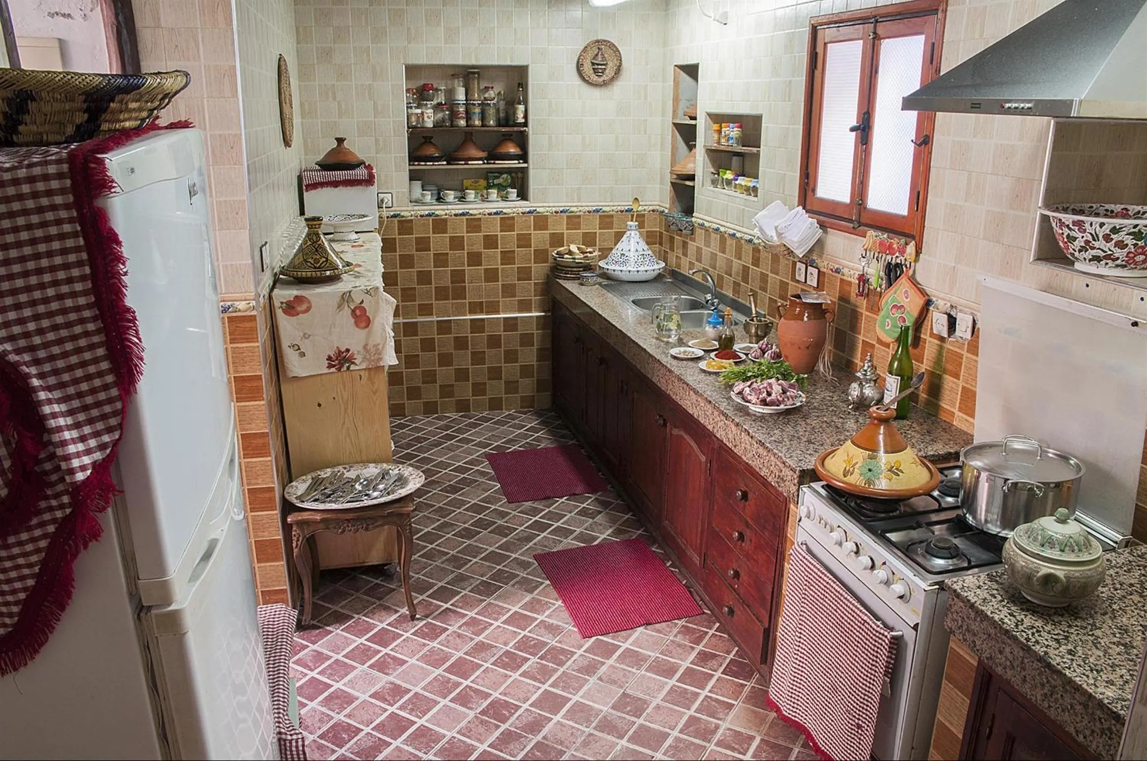 Kitchen or kitchenette in Riad Dar Jabador