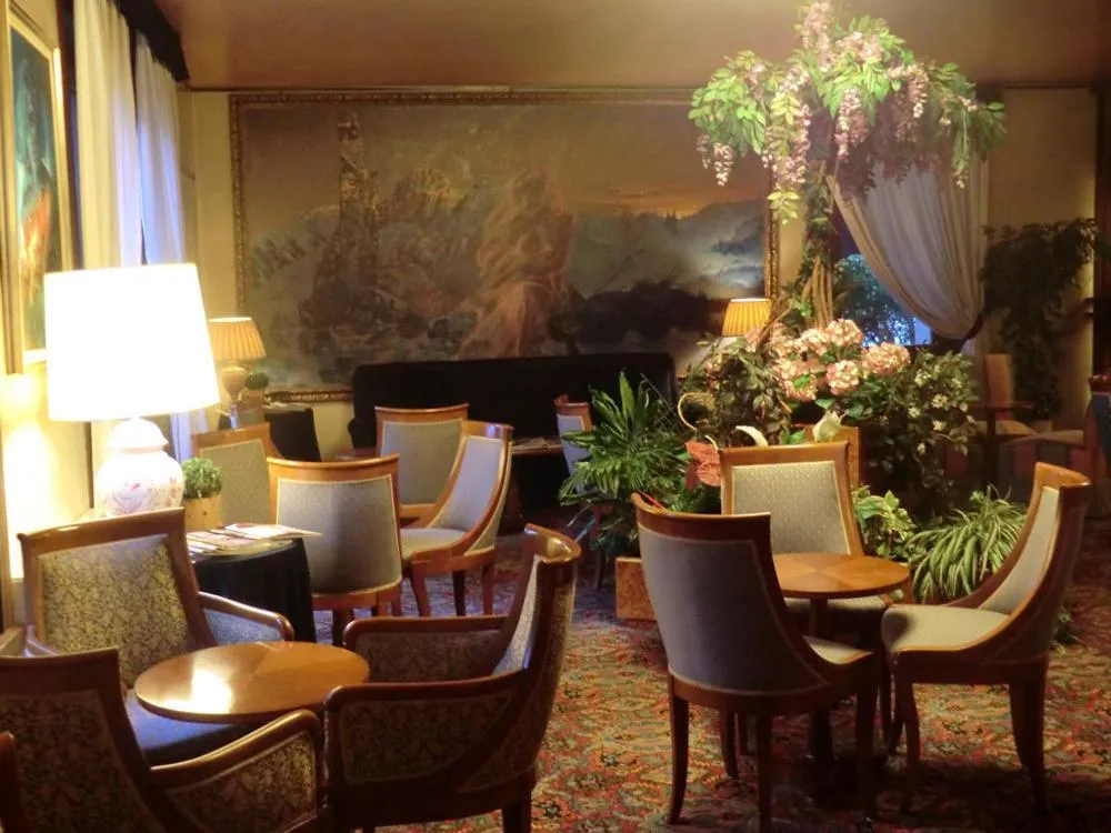 Communal lounge/ TV room in Hotel Bellavista