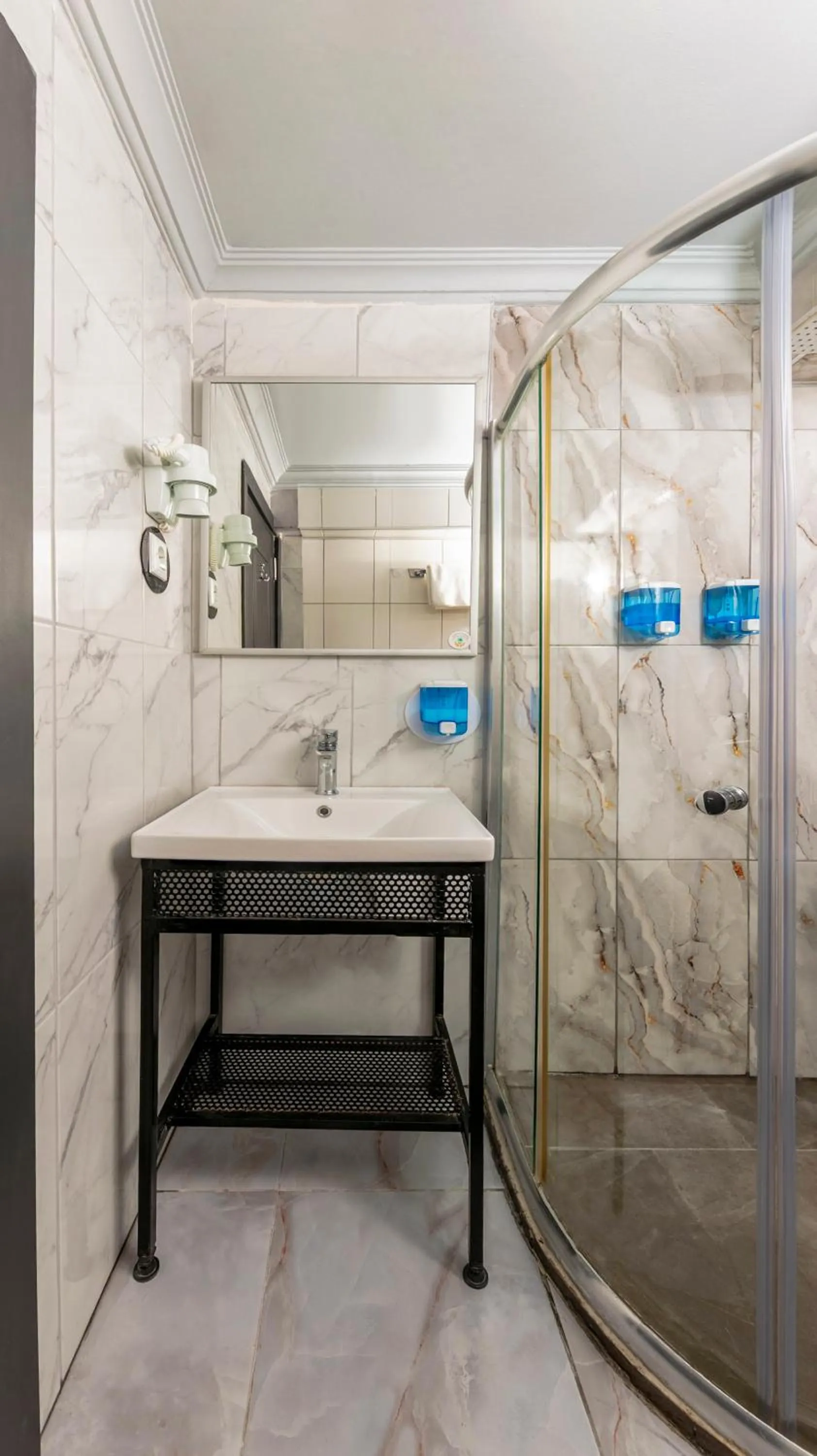 Shower in Lavanta Hotel