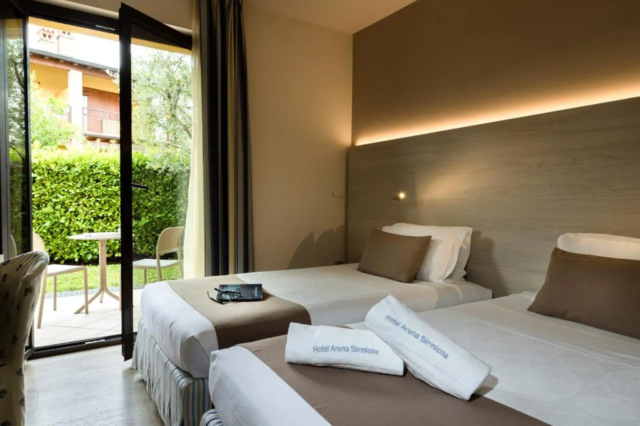 Photo of the whole room, Bed in Hotel Arena