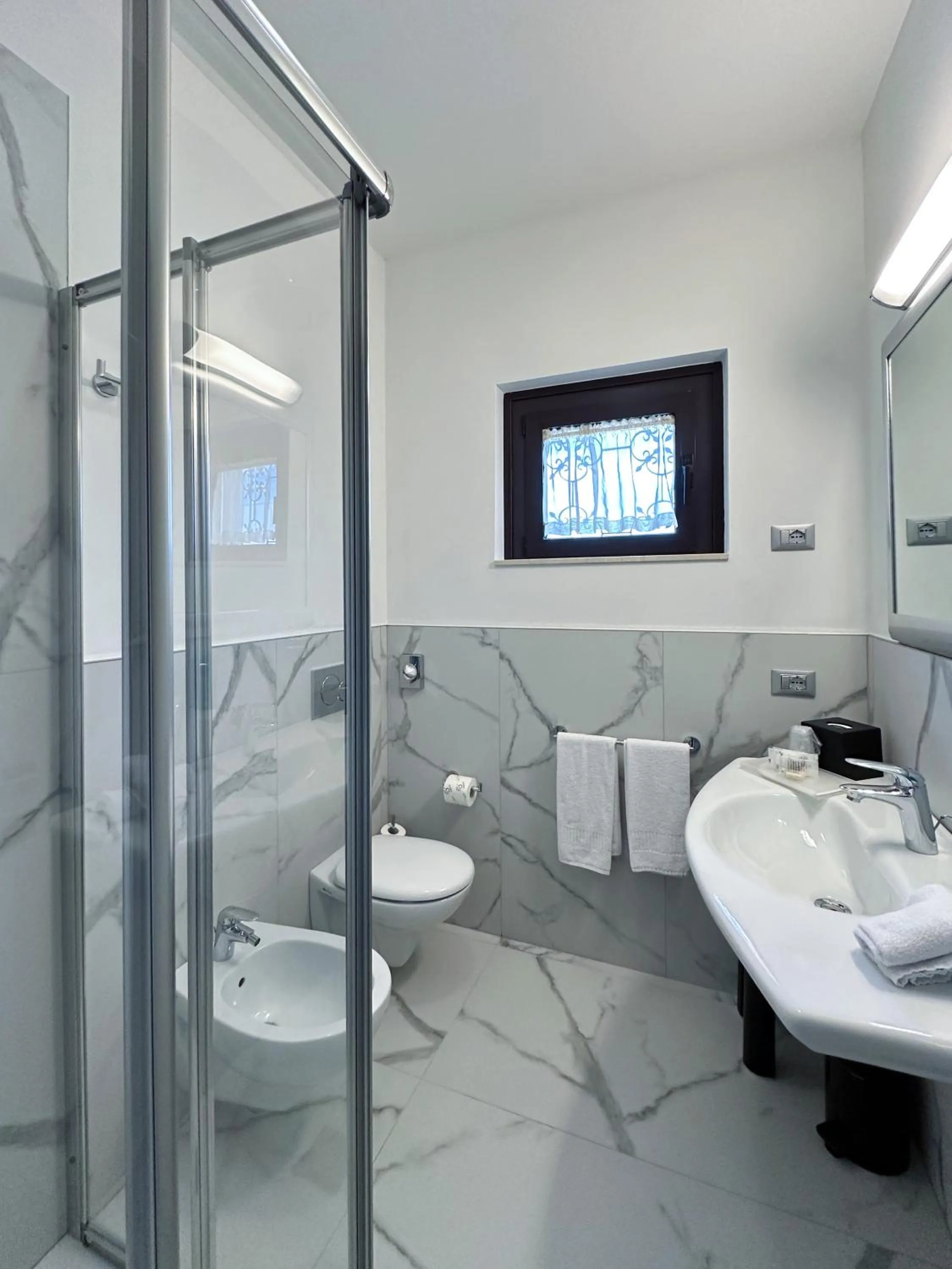 Shower in Hotel Arena