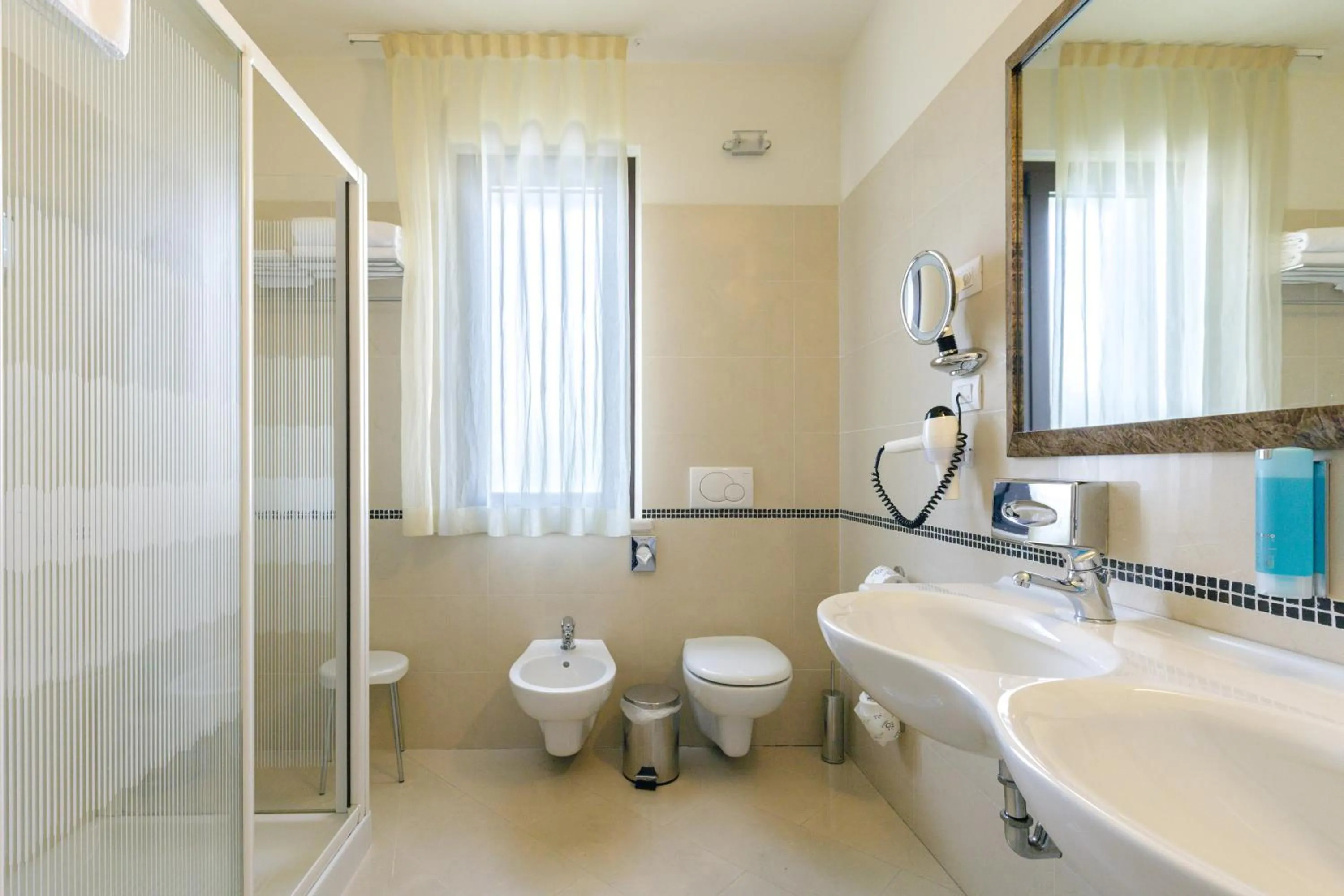 Shower in Hotel Arena