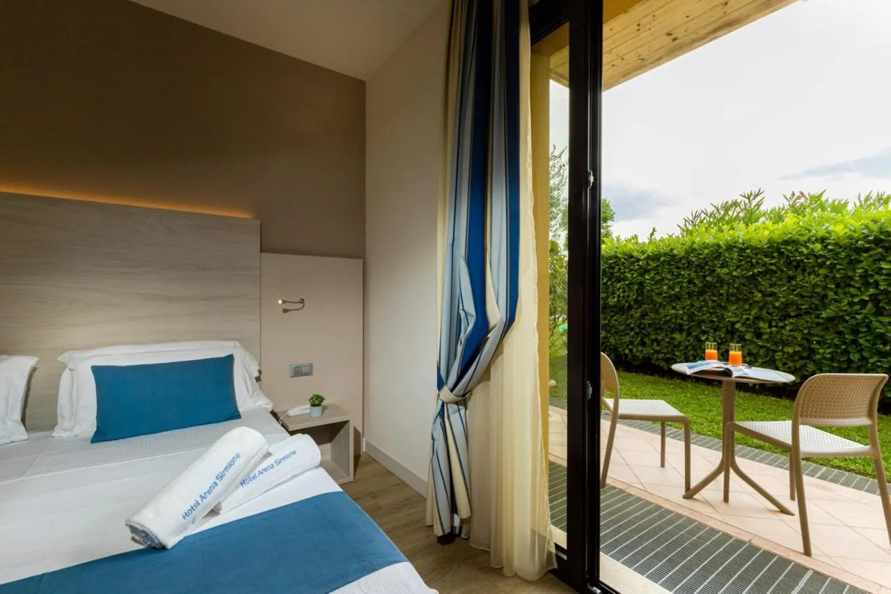 Balcony/Terrace, Bed in Hotel Arena