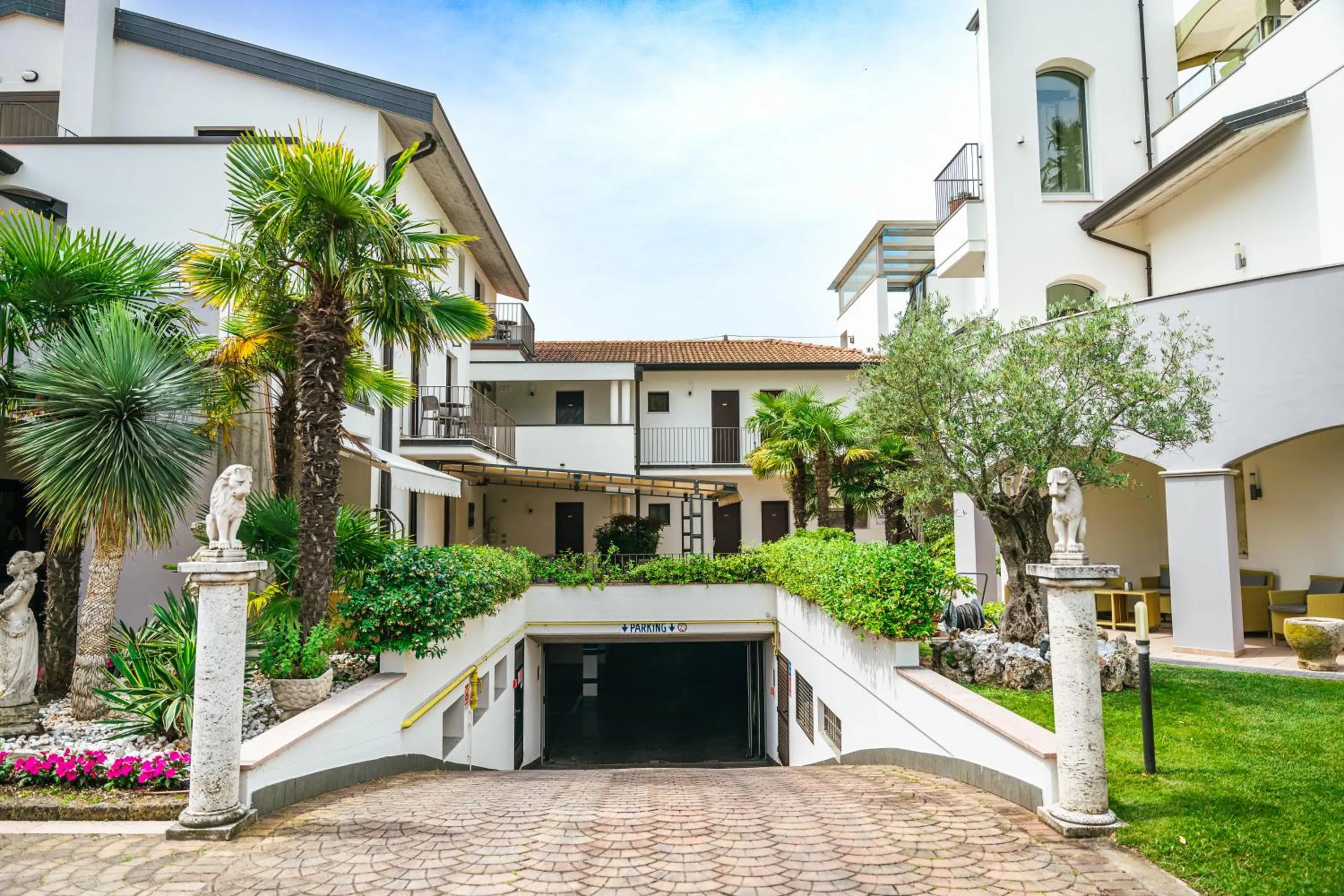 Parking in Hotel Arena