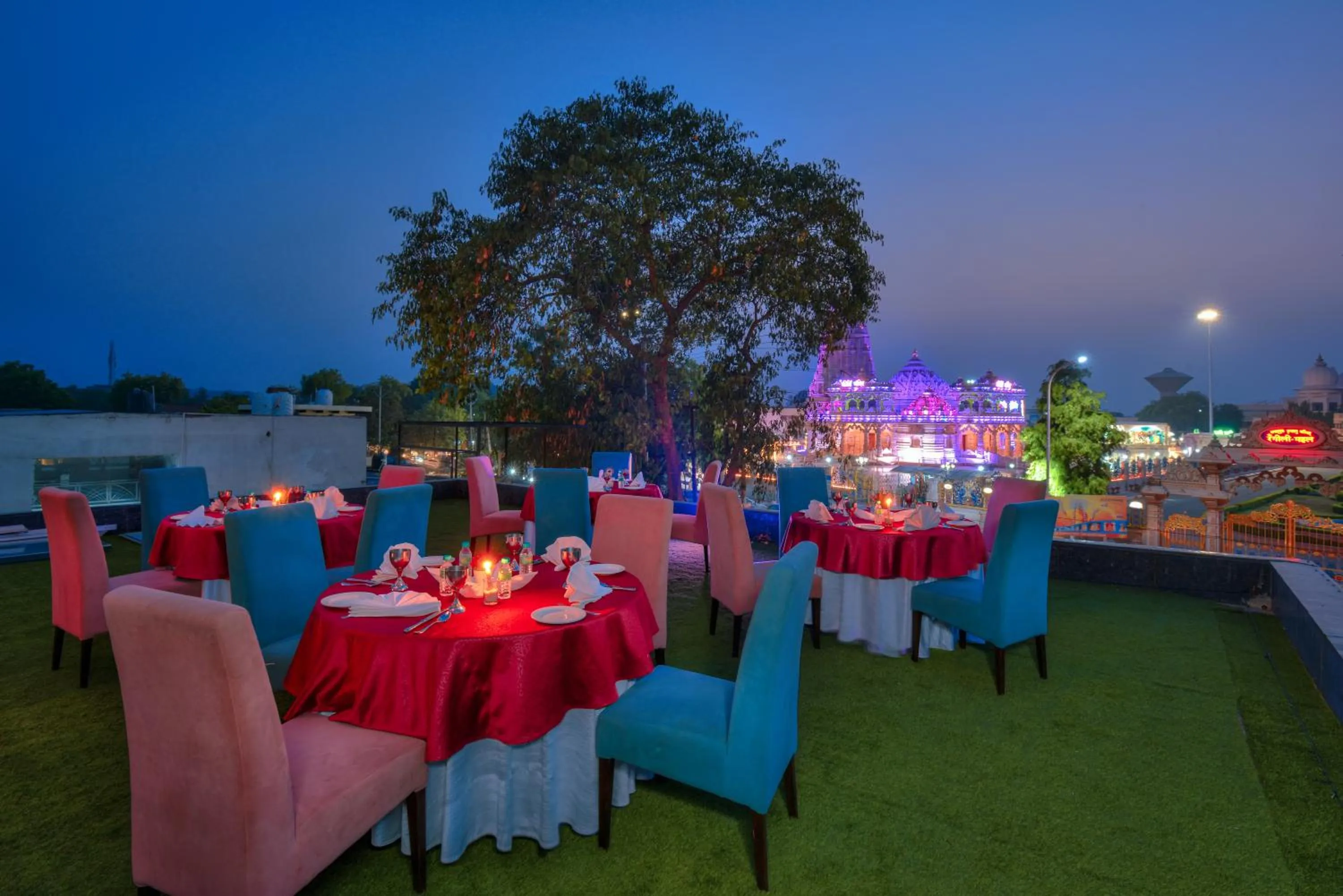 Wingston A TreeHouse Hotel, Barsana