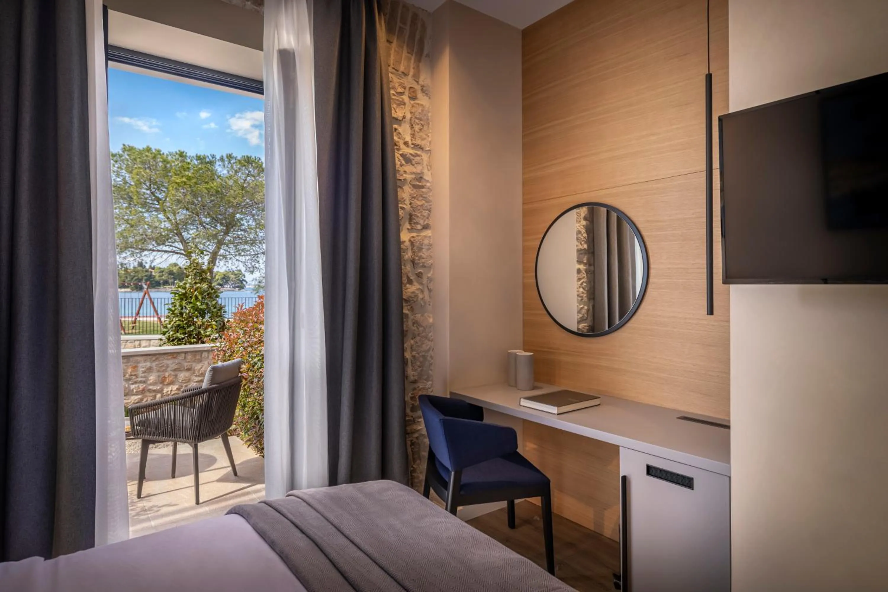 Bedroom, Bed in DUNATOVI DVORI Heritage Hotel