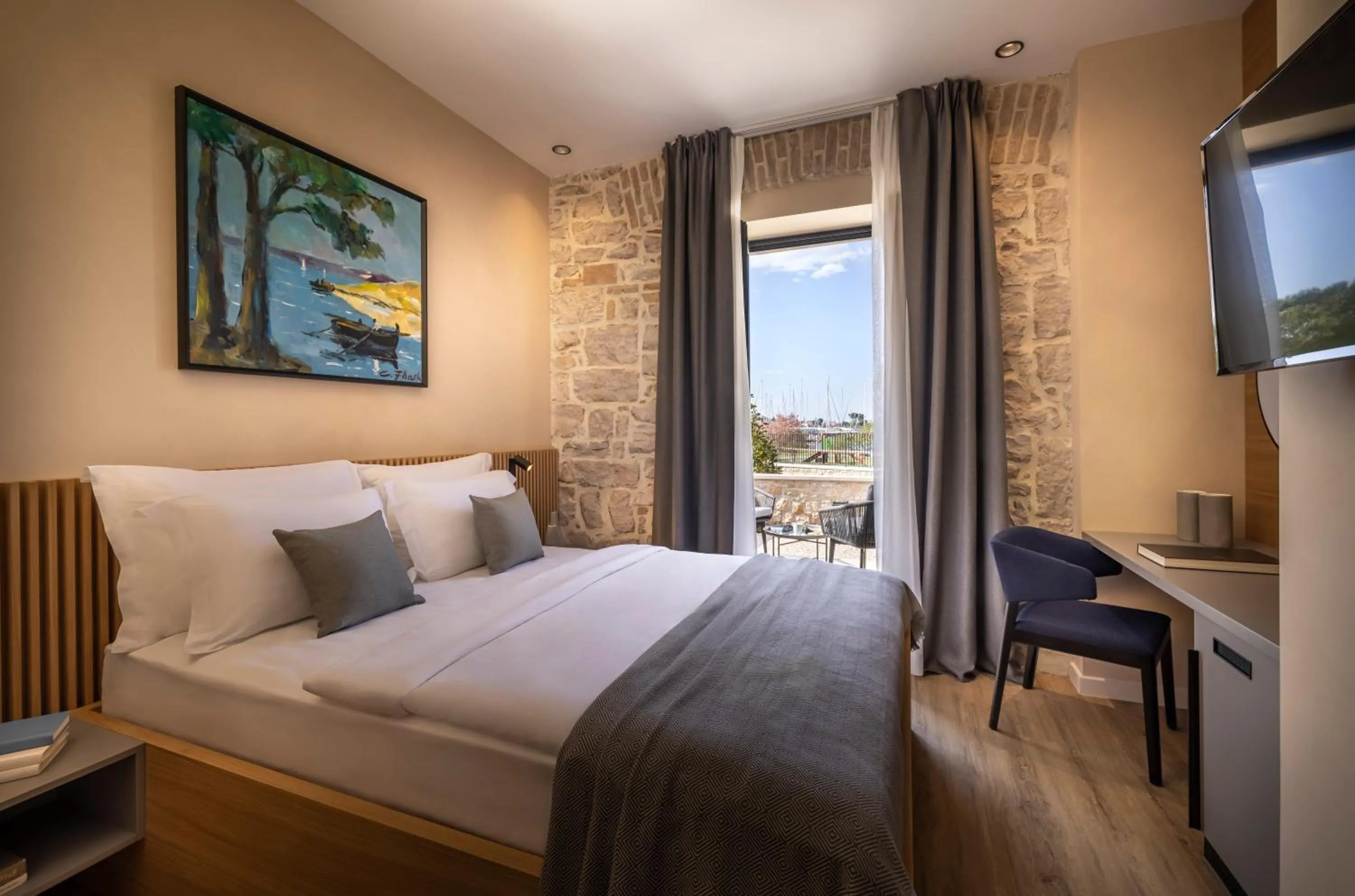 Photo of the whole room, Bed in DUNATOVI DVORI Heritage Hotel