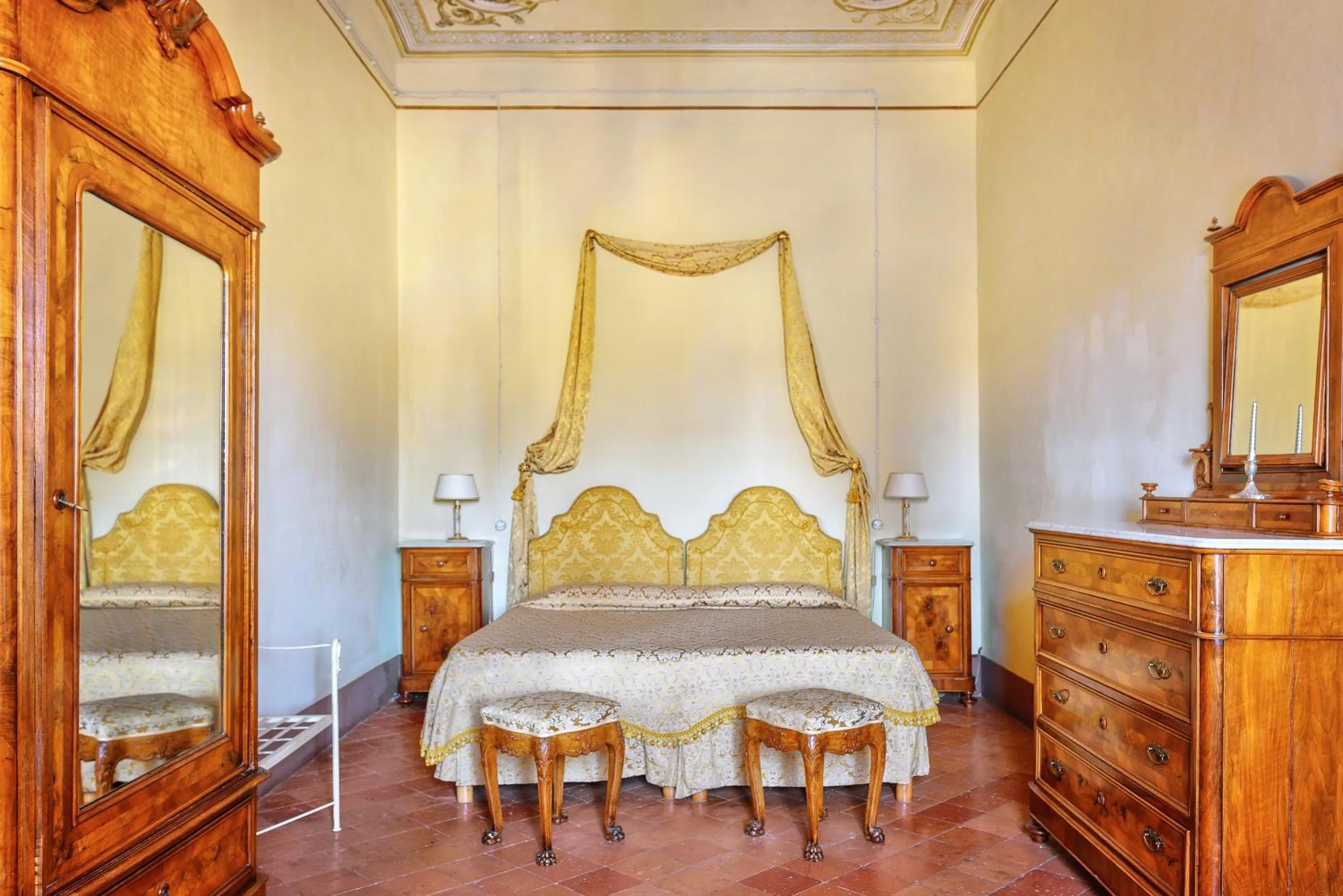 Bedroom in Hotel Borgo Casabianca