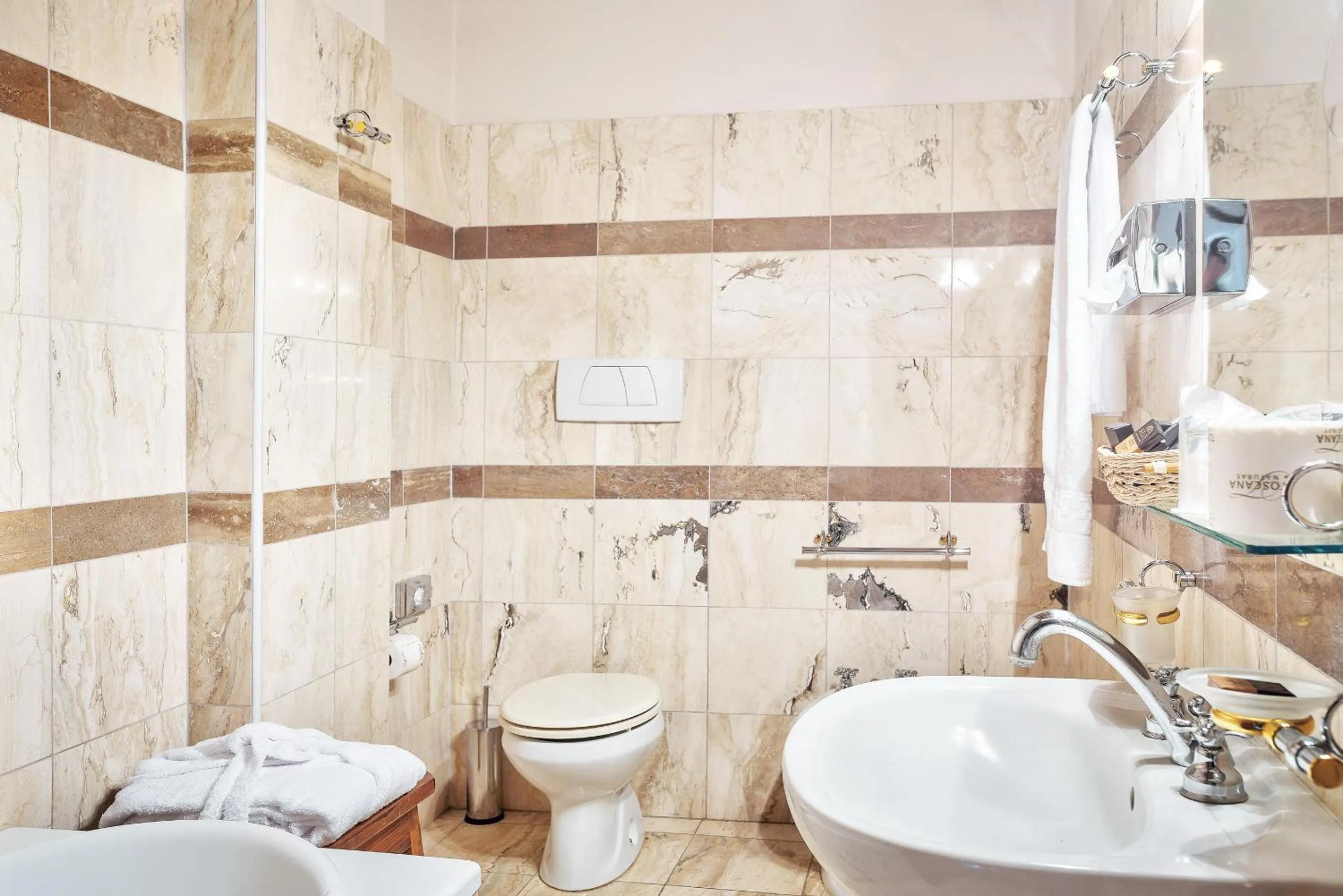 Bathroom in Hotel Borgo Casabianca