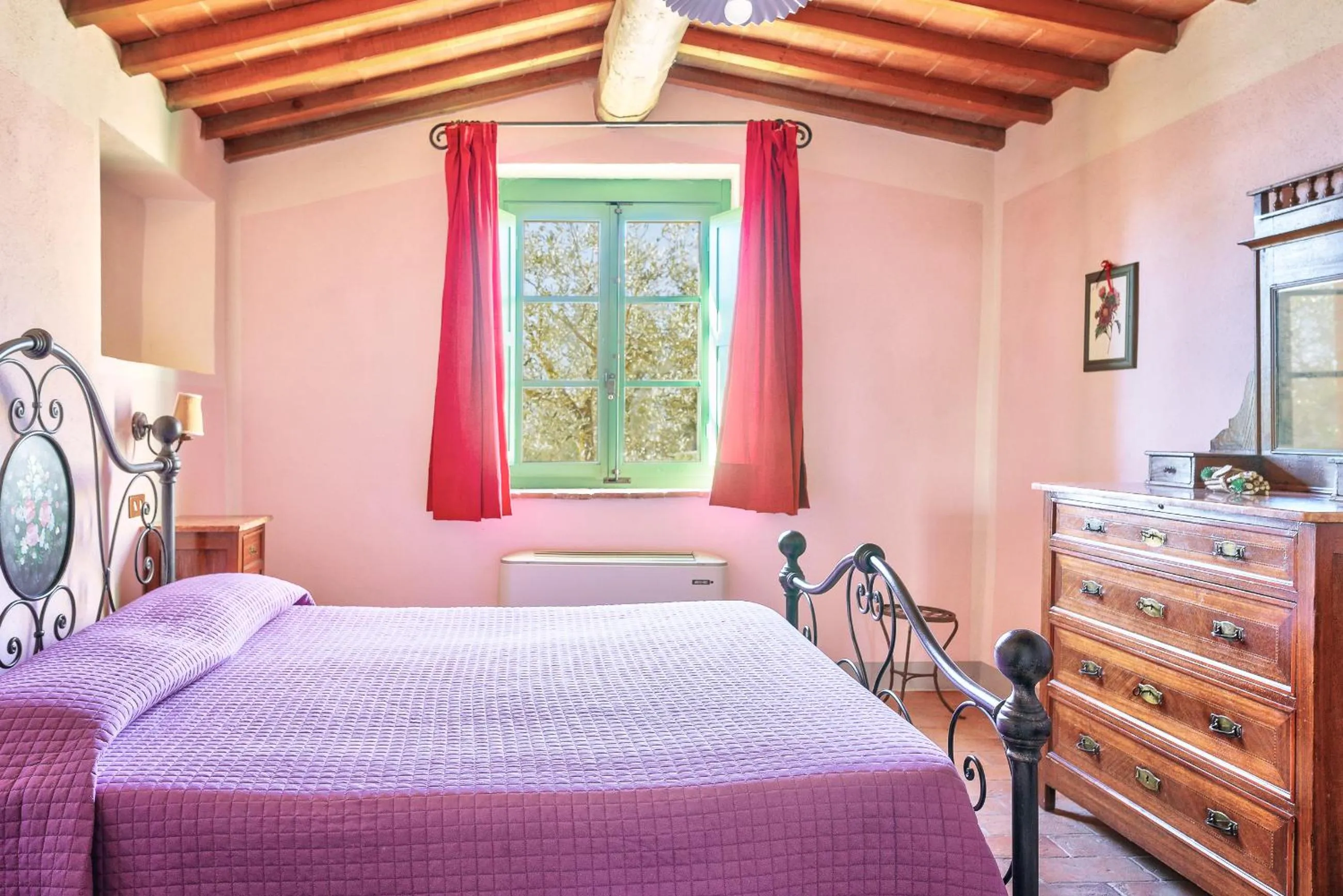 Bedroom in Hotel Borgo Casabianca