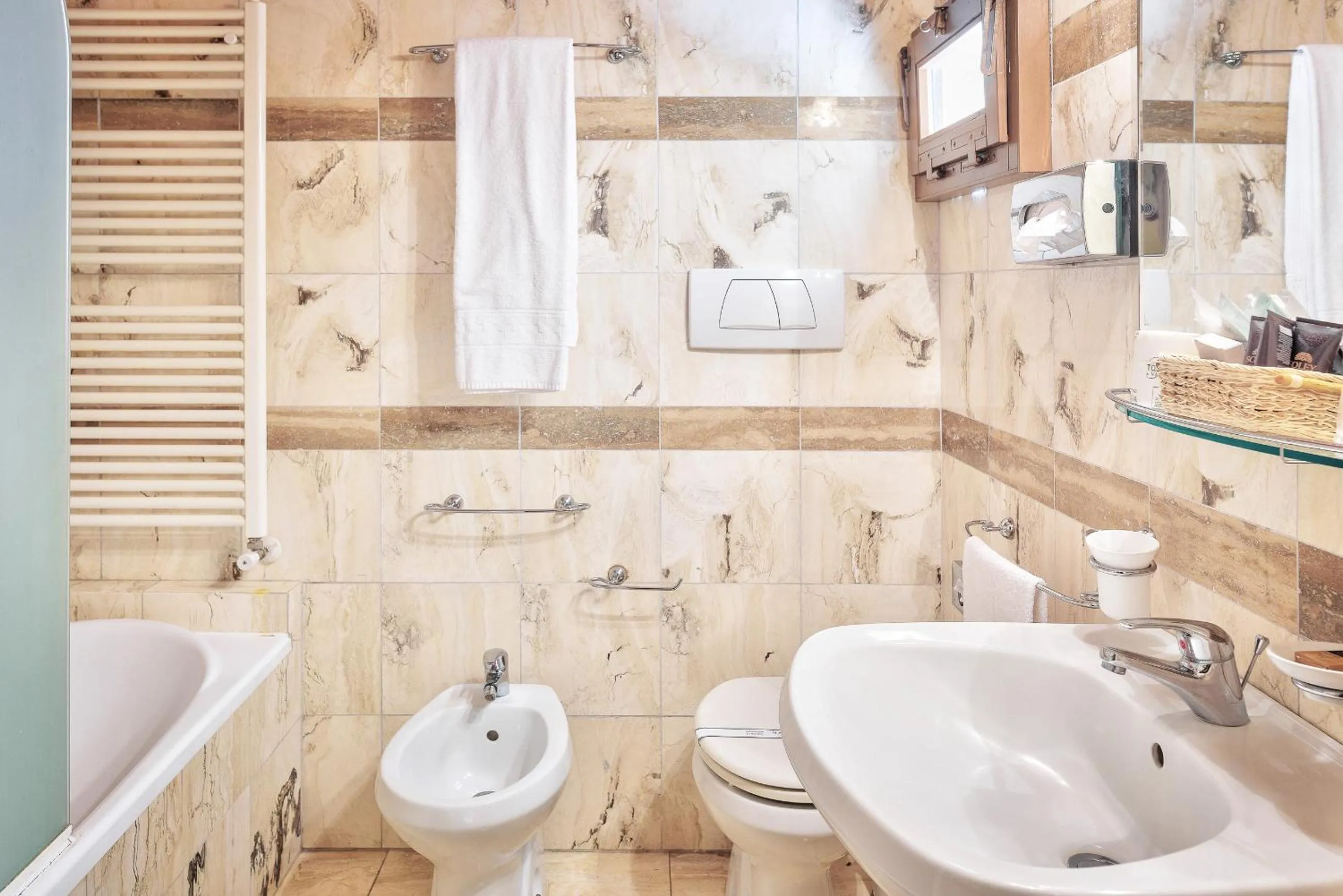 Bathroom in Hotel Borgo Casabianca