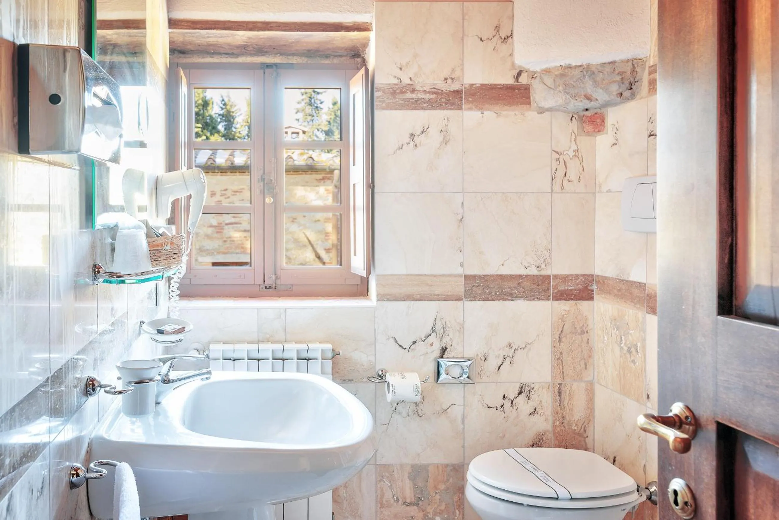 Bathroom in Hotel Borgo Casabianca