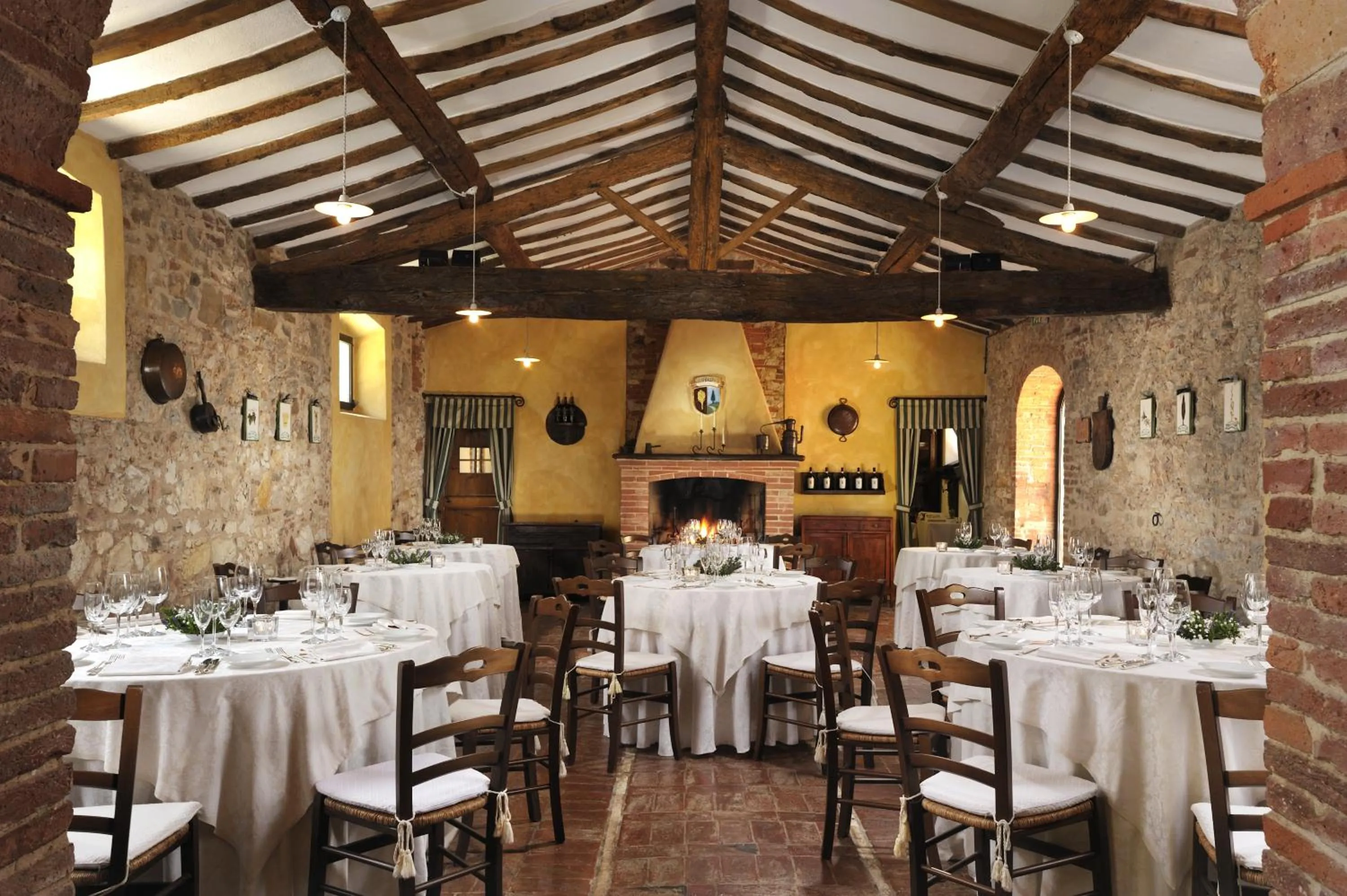Restaurant/places to eat in Hotel Borgo Casabianca