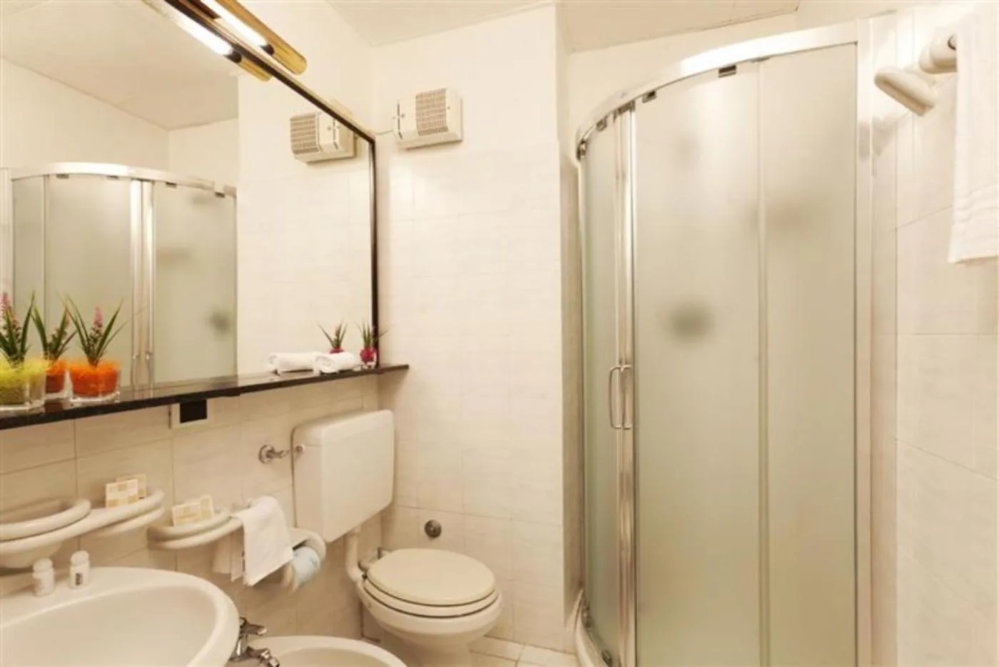 Bathroom in Hotel Il Telamonio