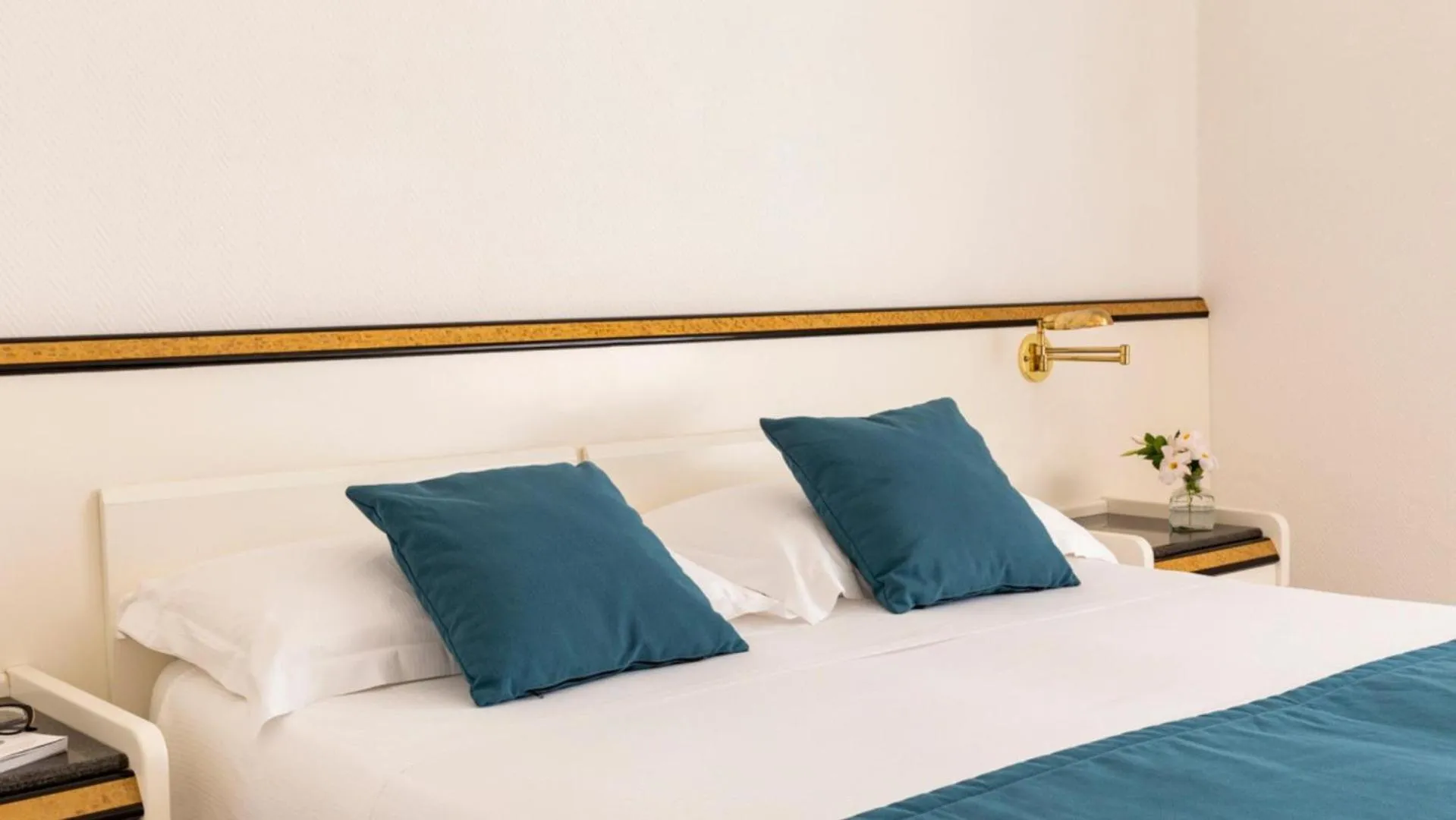 Photo of the whole room, Bed in Hotel Il Telamonio