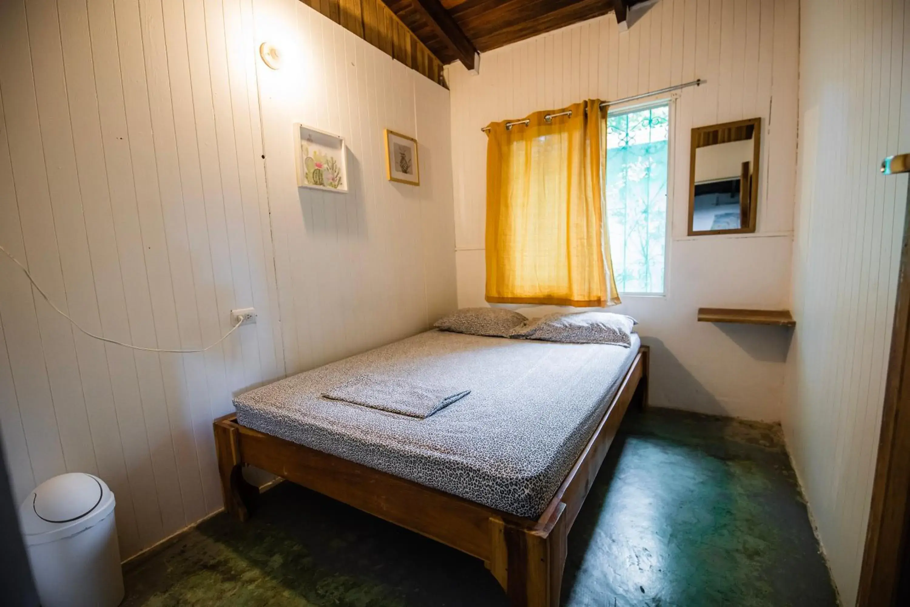 Budget Double Room with Shared Bathroom in Pura Vida Mini Hostel Santa Teresa Budget Double Room with Shared Bathroom in Pura Vida Mini Hostel Santa Teresa