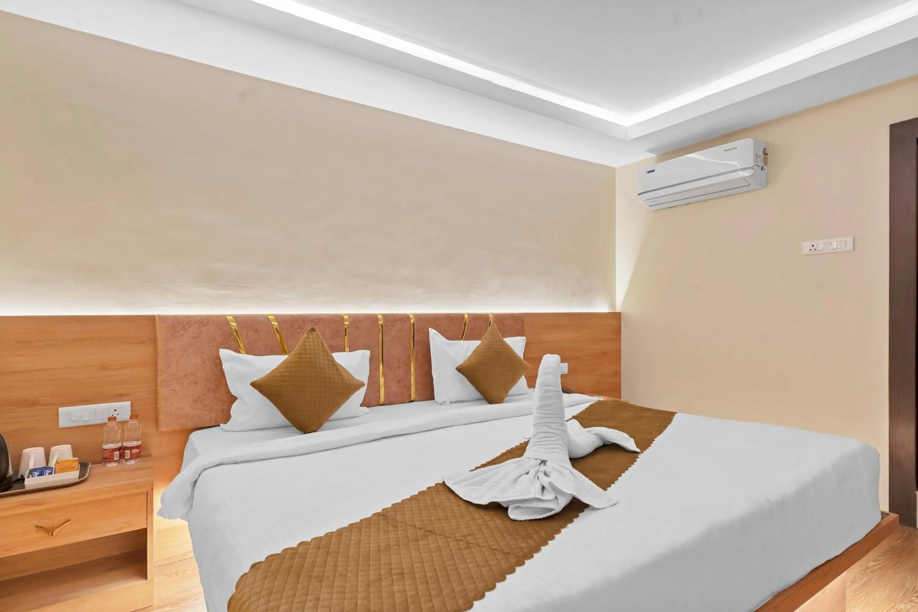 Bedroom, Bed in Hotel SM Deccan Park Airport Zone Shamshabad Hyderabad