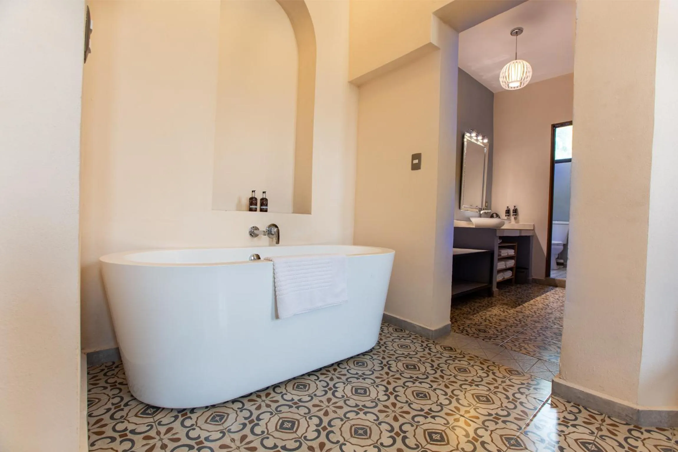 Bath in ACQUA IN BOCCA