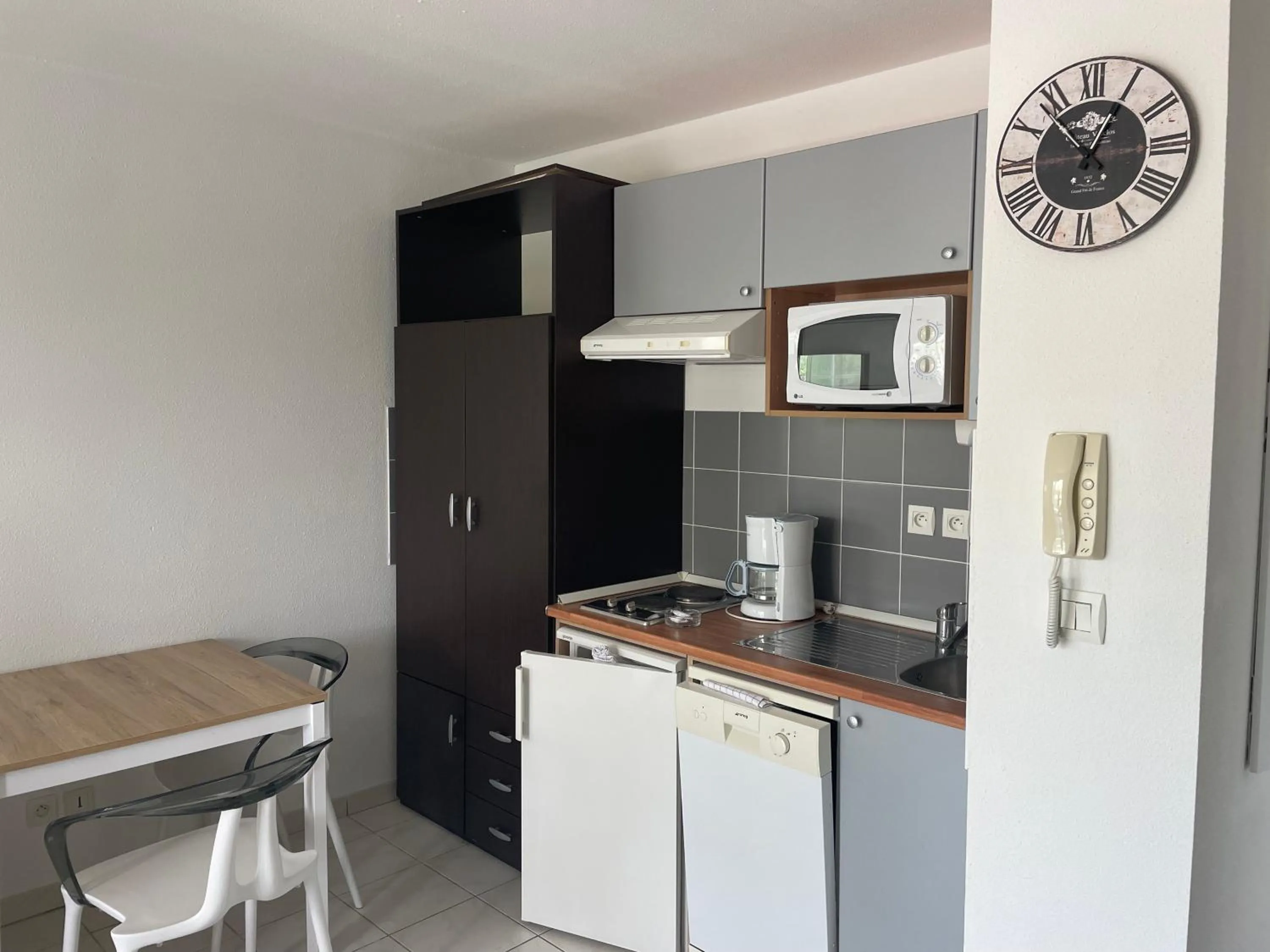 kitchen in Le Jardin de Babylone Résidence Festive & Naturiste "réservé aux couples uniquement"