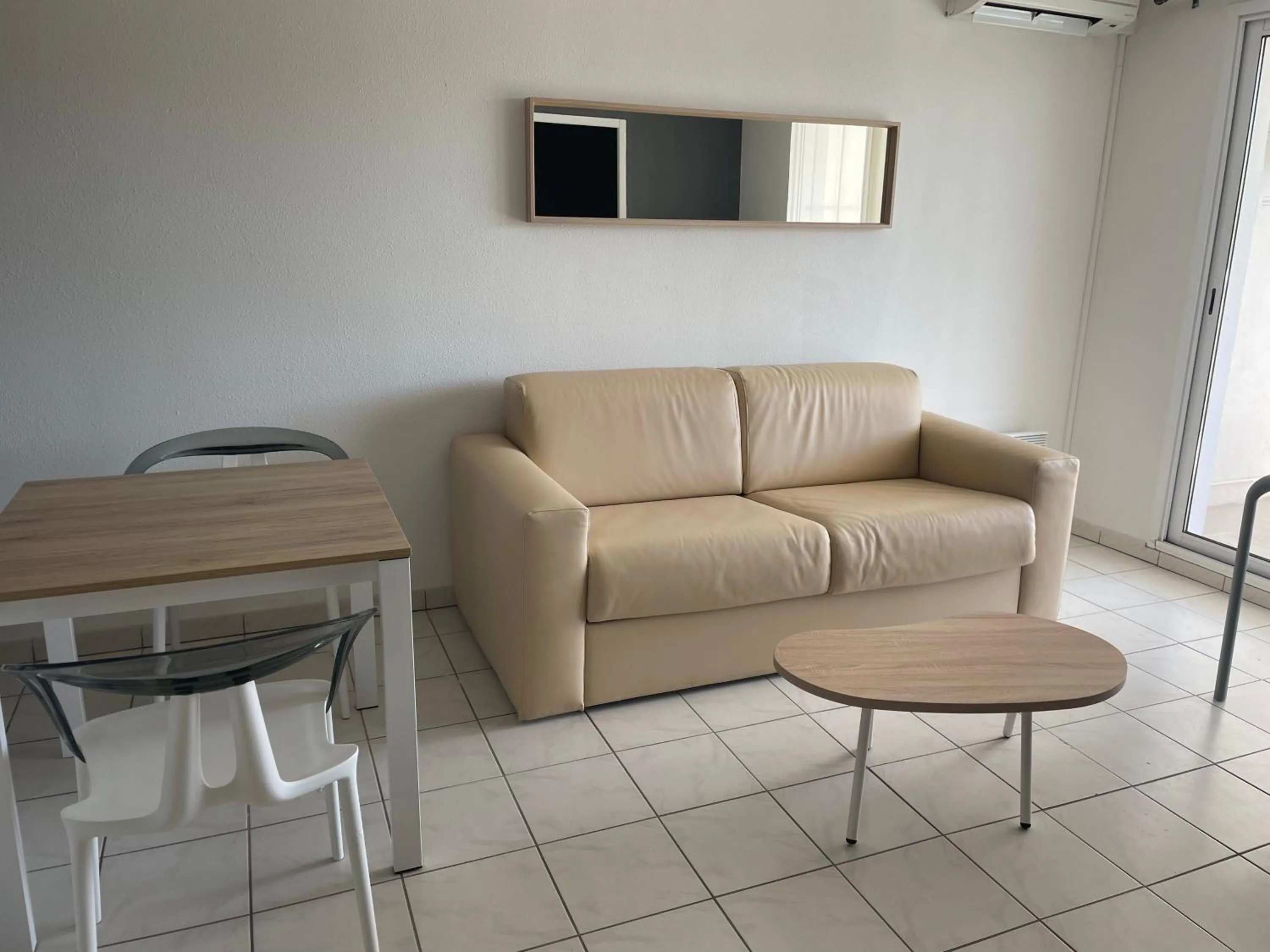 Living room in Le Jardin de Babylone Résidence Festive & Naturiste "réservé aux couples uniquement"